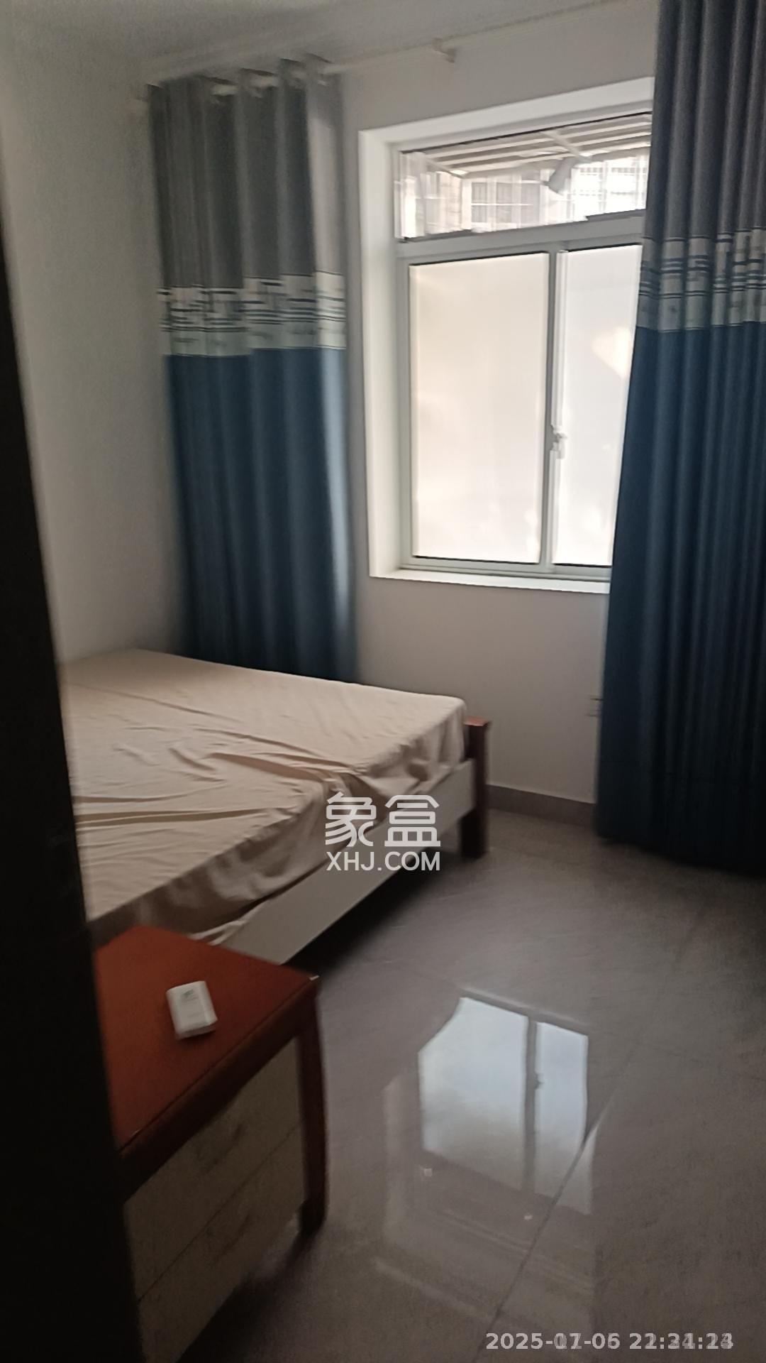 东塘瑞府  1室1厅1卫    3200.0元/月室内图