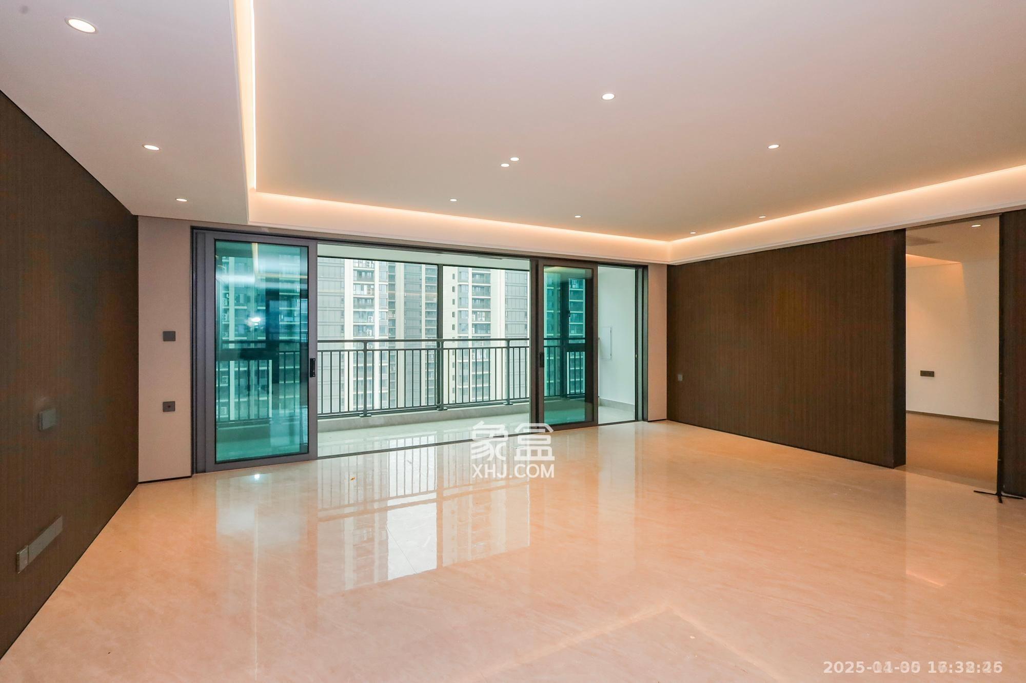 招商蛇口滨江境  4室2厅3卫    14000.0元/月室内图