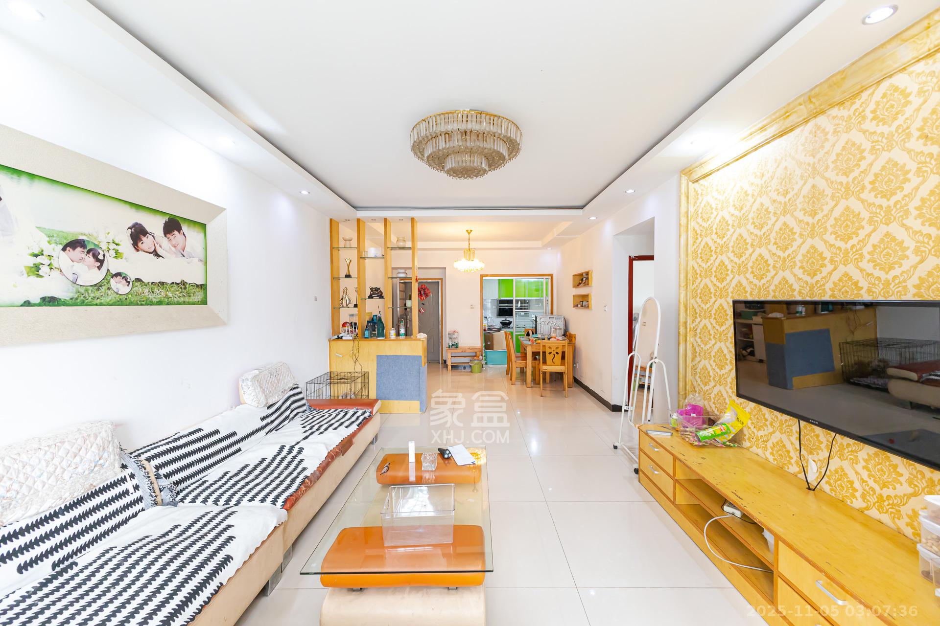 双盈卧龙湾 2室2厅1卫 52.8万 双盈卧龙湾 2室2厅1卫 52.8万客厅