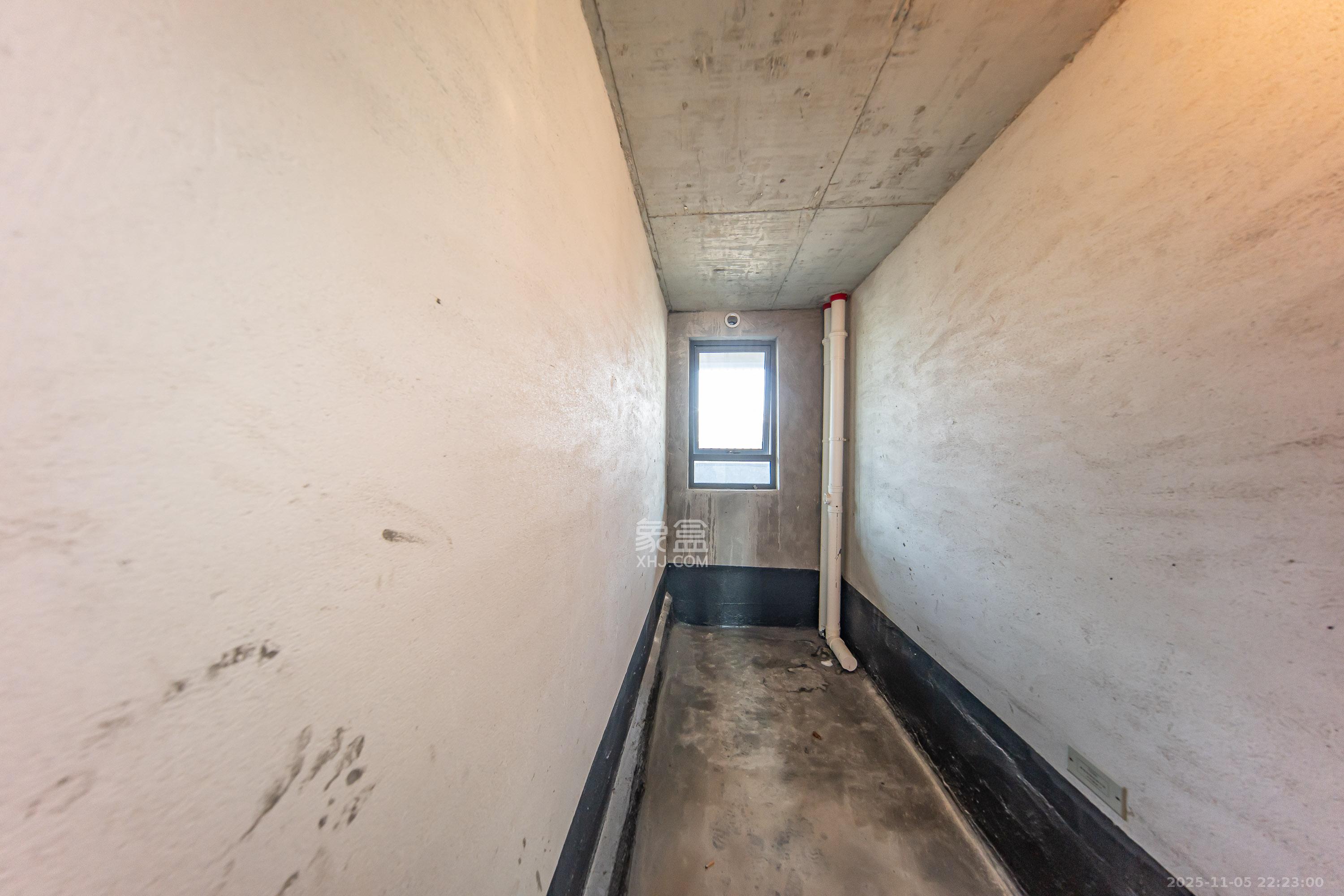 中建钰山湖 4室2厅2卫 330.0万 中建钰山湖 4室2厅2卫 330.0万卫生间