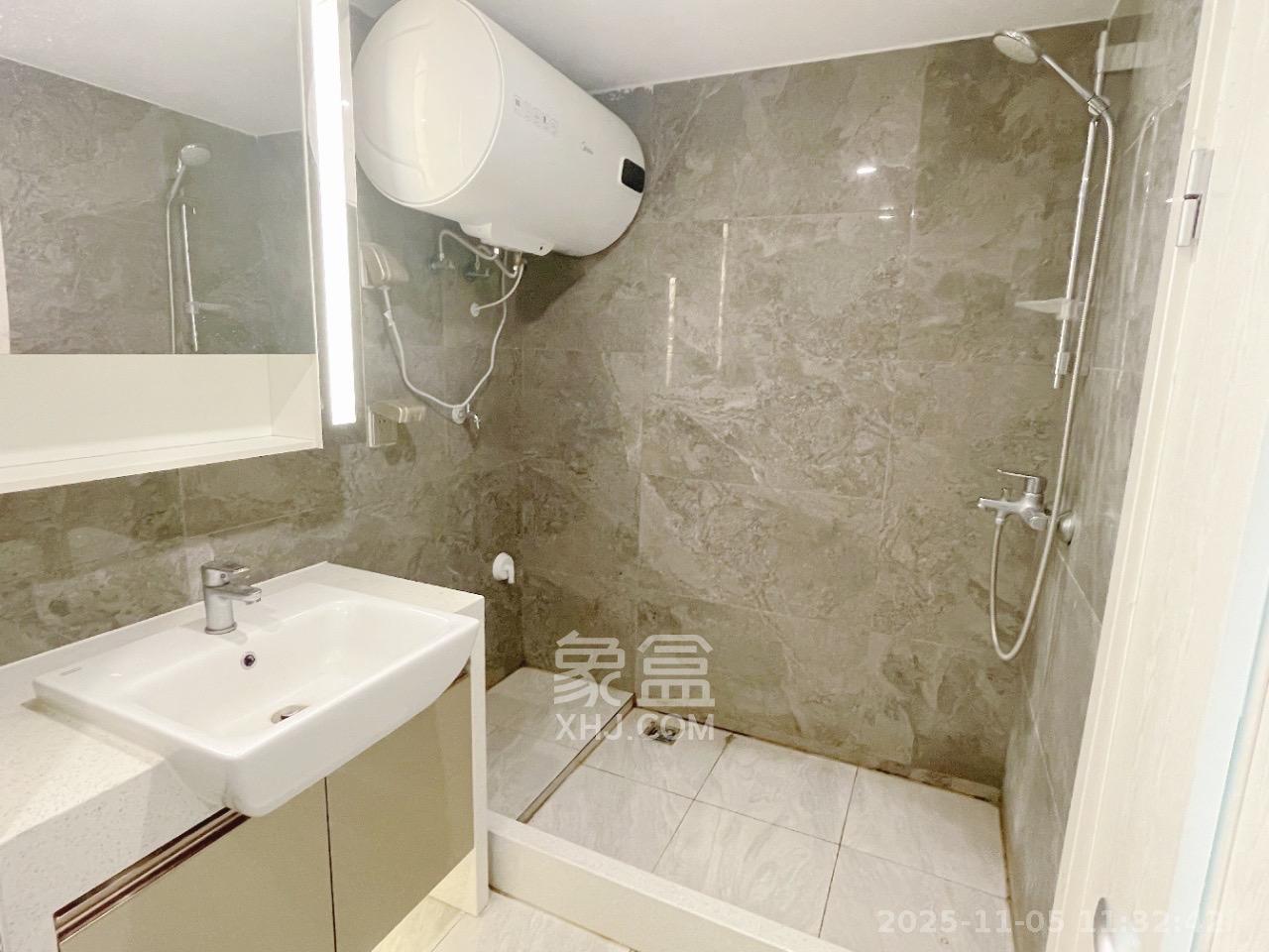 华远华时代 4室1厅2卫 4500.0元/月 华远华时代 4室1厅2卫 4500.0元/月室内图