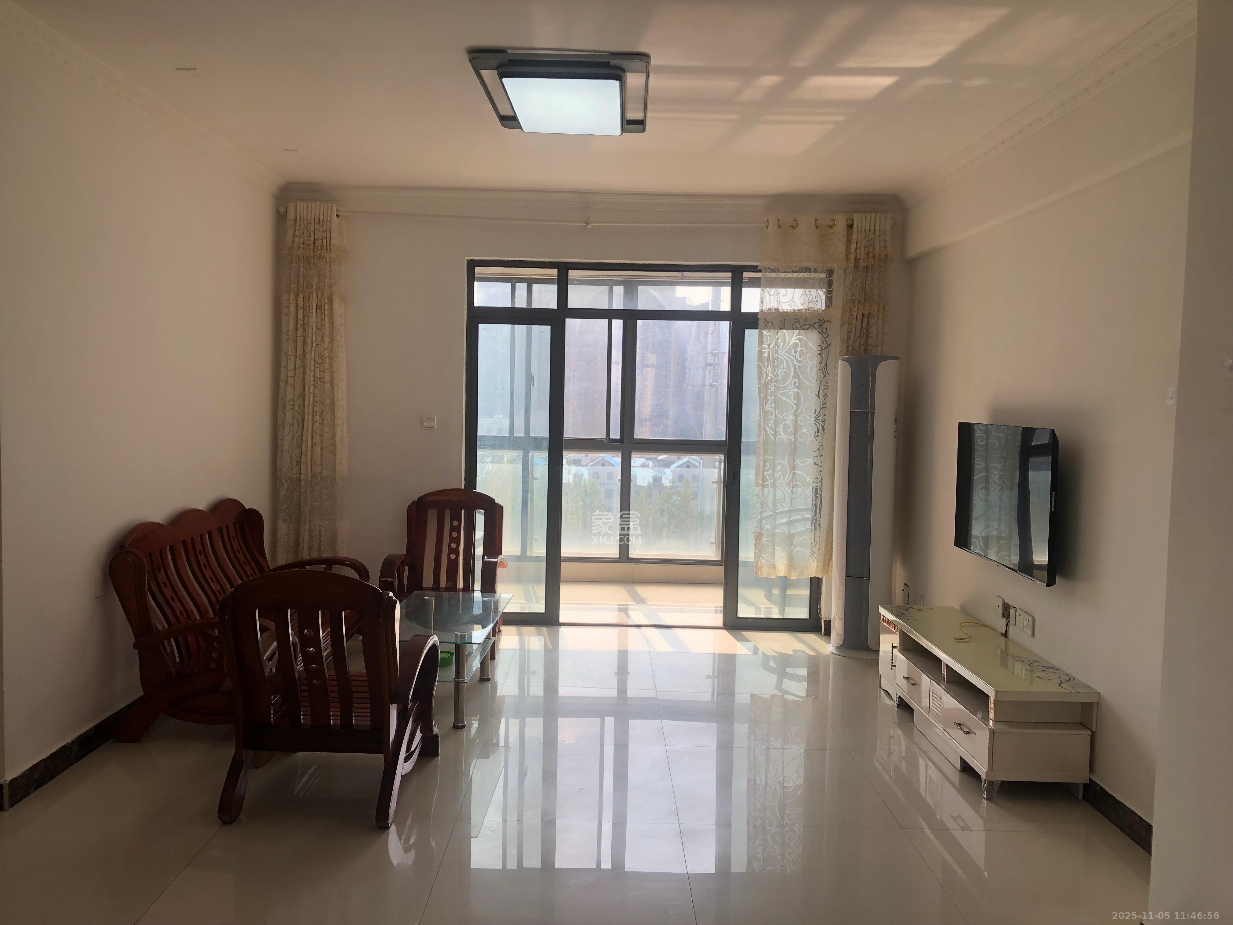 新华都万家城  3室2厅2卫    2000.0元/月室内图