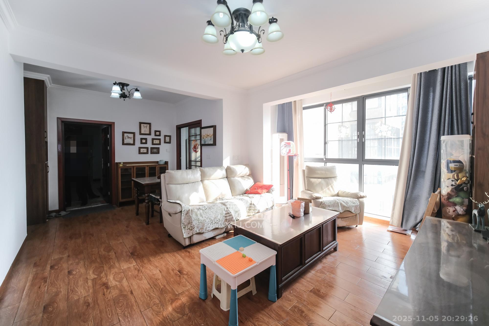 和悦城(蟠龙景苑)  3室0厅2卫    68.0万其他