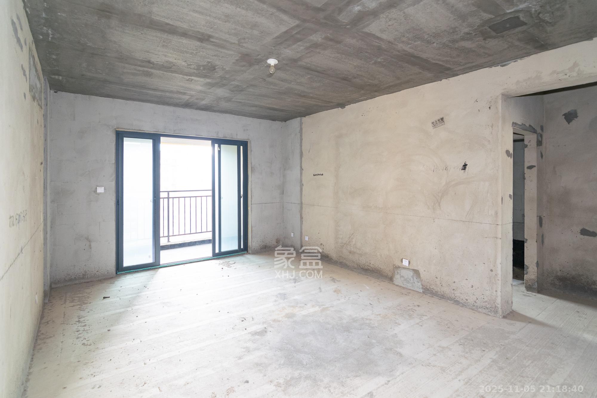 澳海谷山府  4室2厅2卫    80.0万