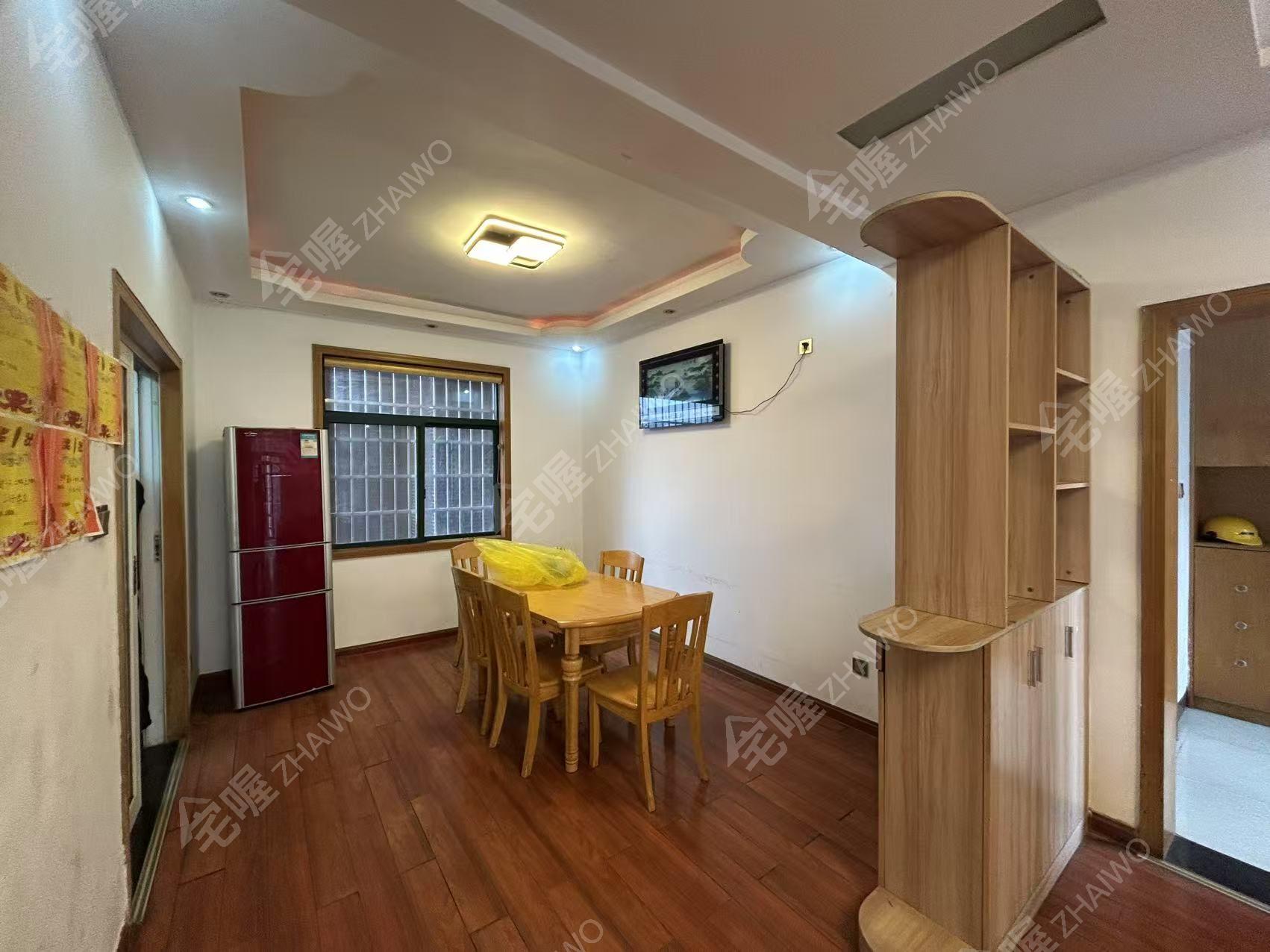 水木华庭  3室2厅2卫    47.8万客厅