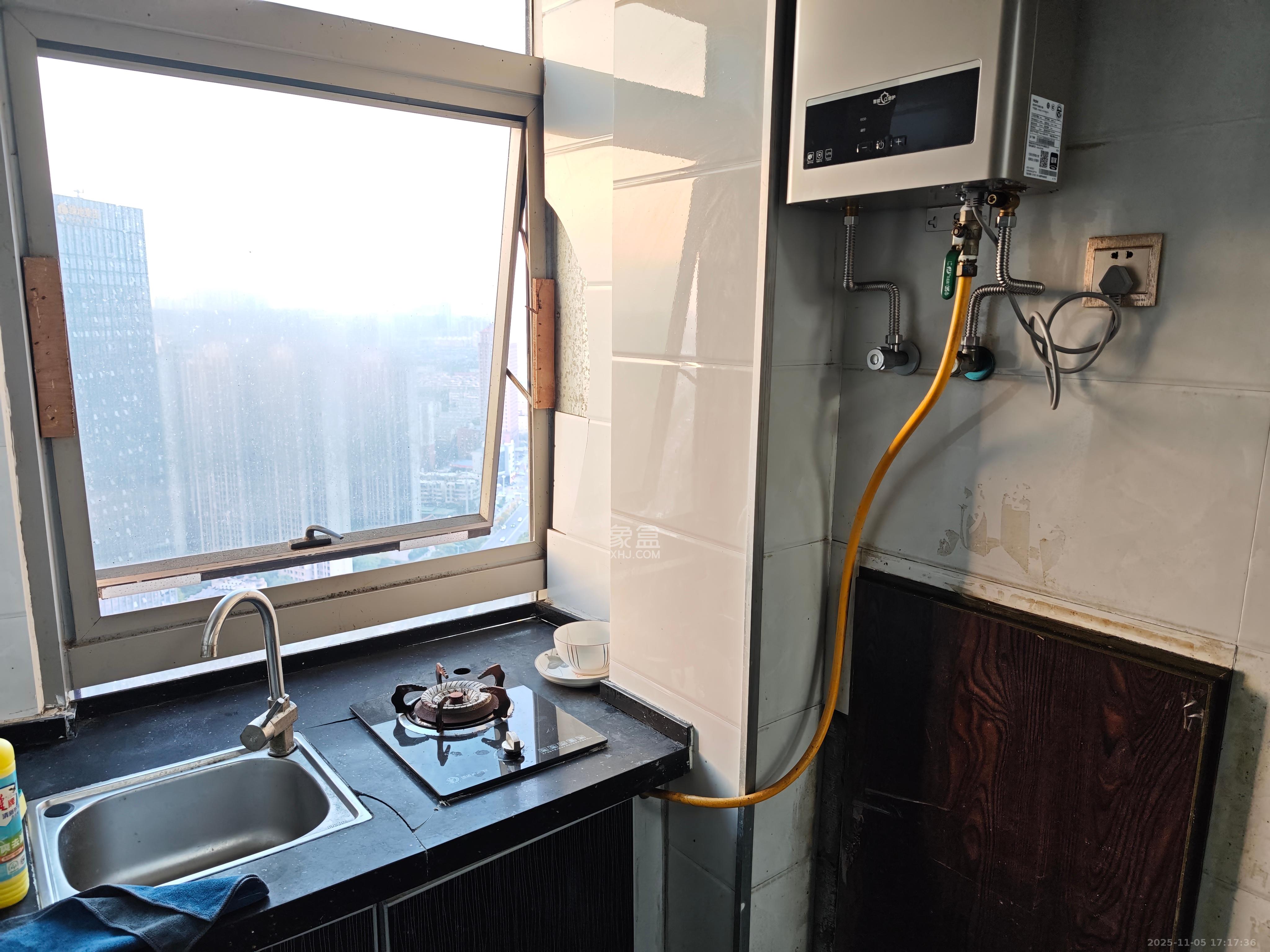 奥克斯广场  1室1厅1卫    1500.0元/月室内图