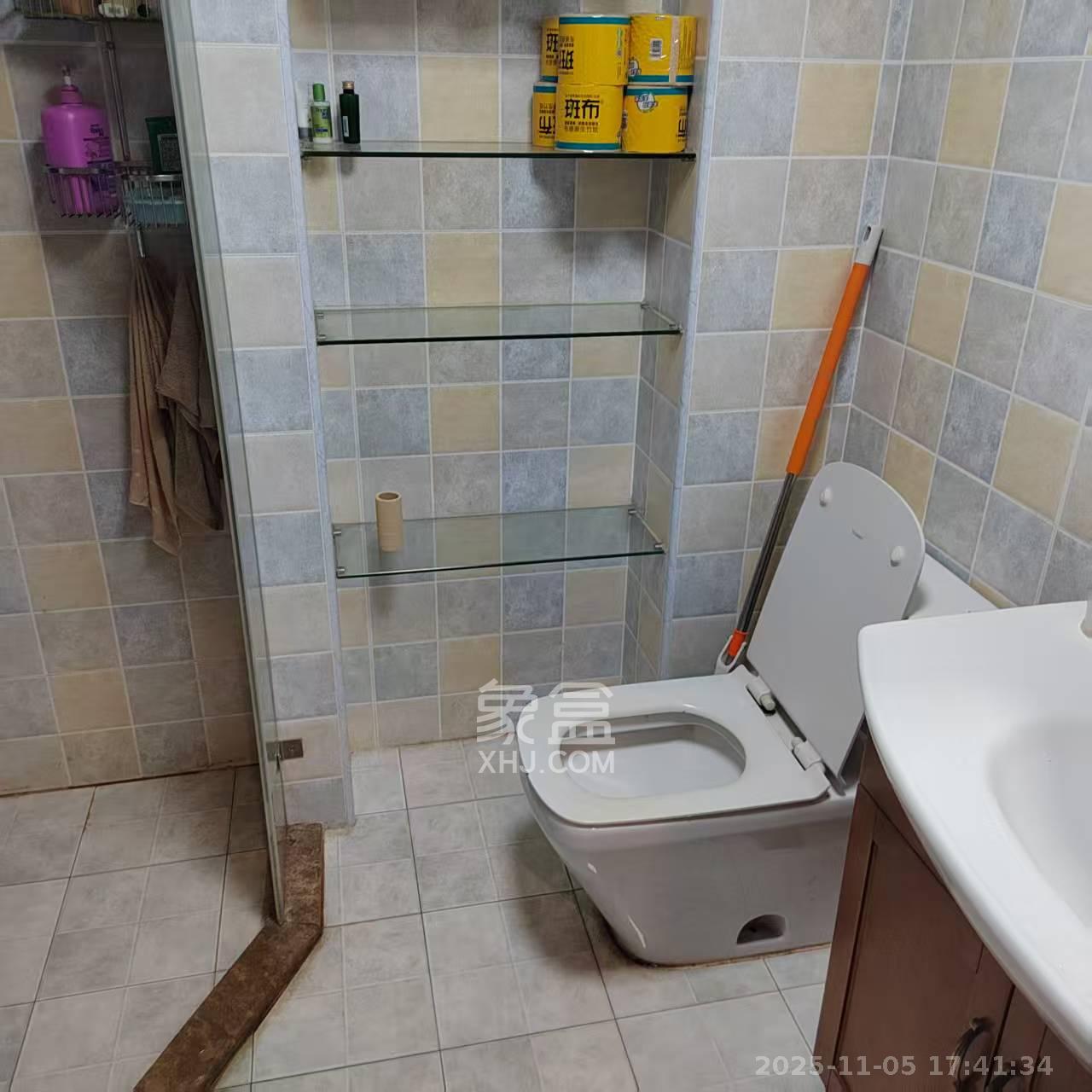 旭辉国际广场(永升商业广场) 4室2厅2卫 5500.0元/月 旭辉国际广场(永升商业广场) 4室2厅2卫 5500.0元/月室内图