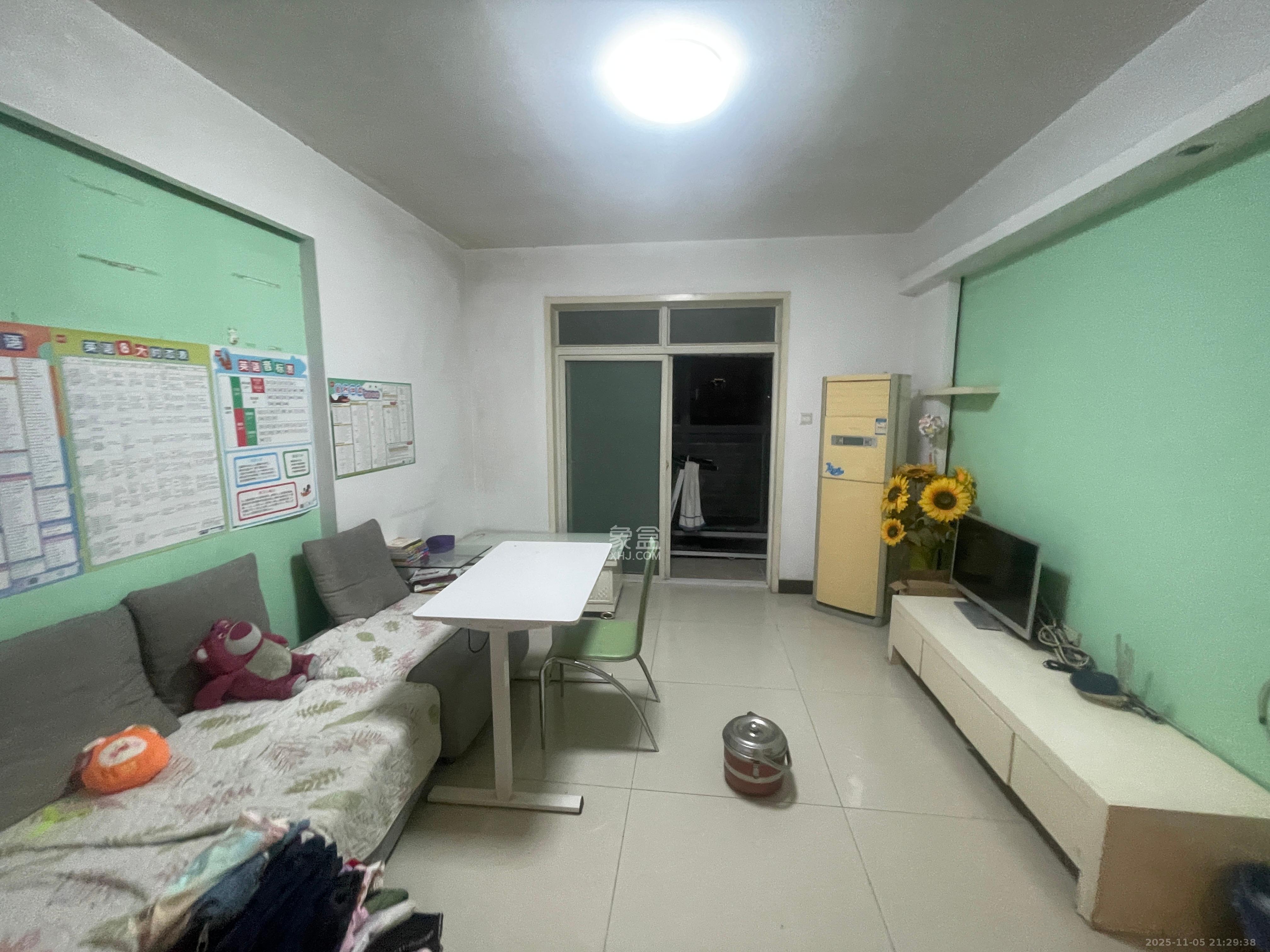 新世界百货（湖南供销大厦）  1室1厅0卫    6000.0元/月