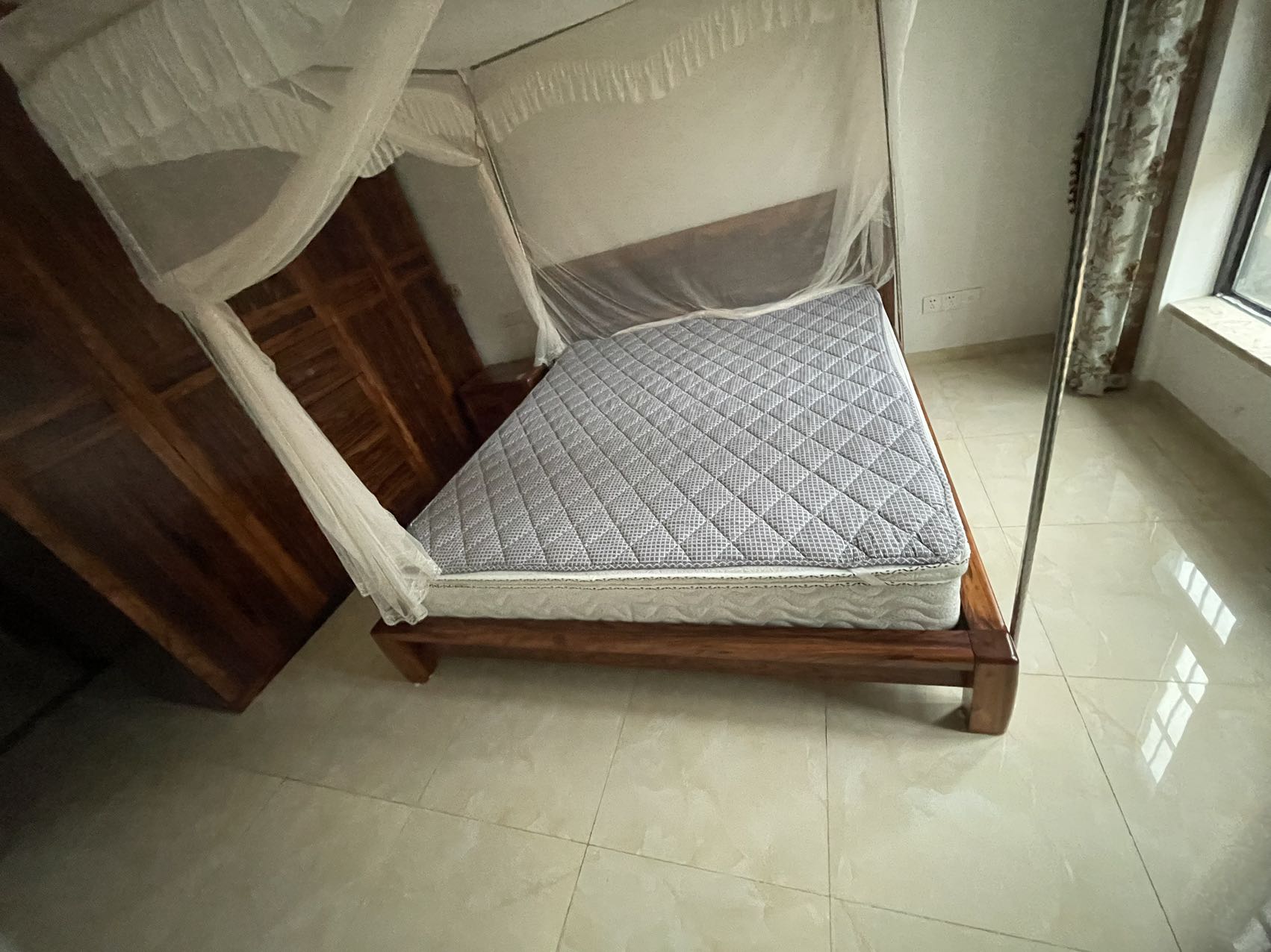 江畔人家 2室2厅1卫 2300.0元/月 江畔人家 2室2厅1卫 2300.0元/月室内图