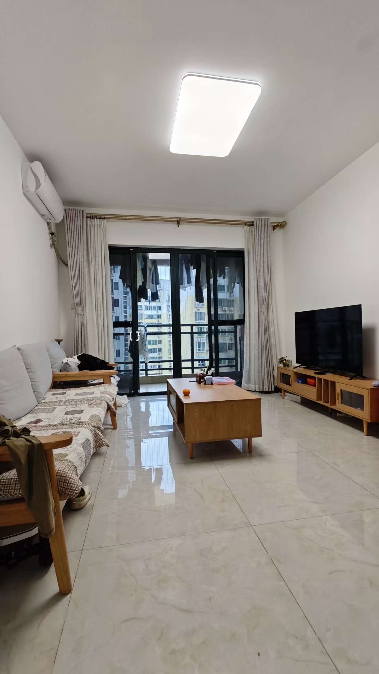 江海郡  2室1厅1卫    2500.0元/月