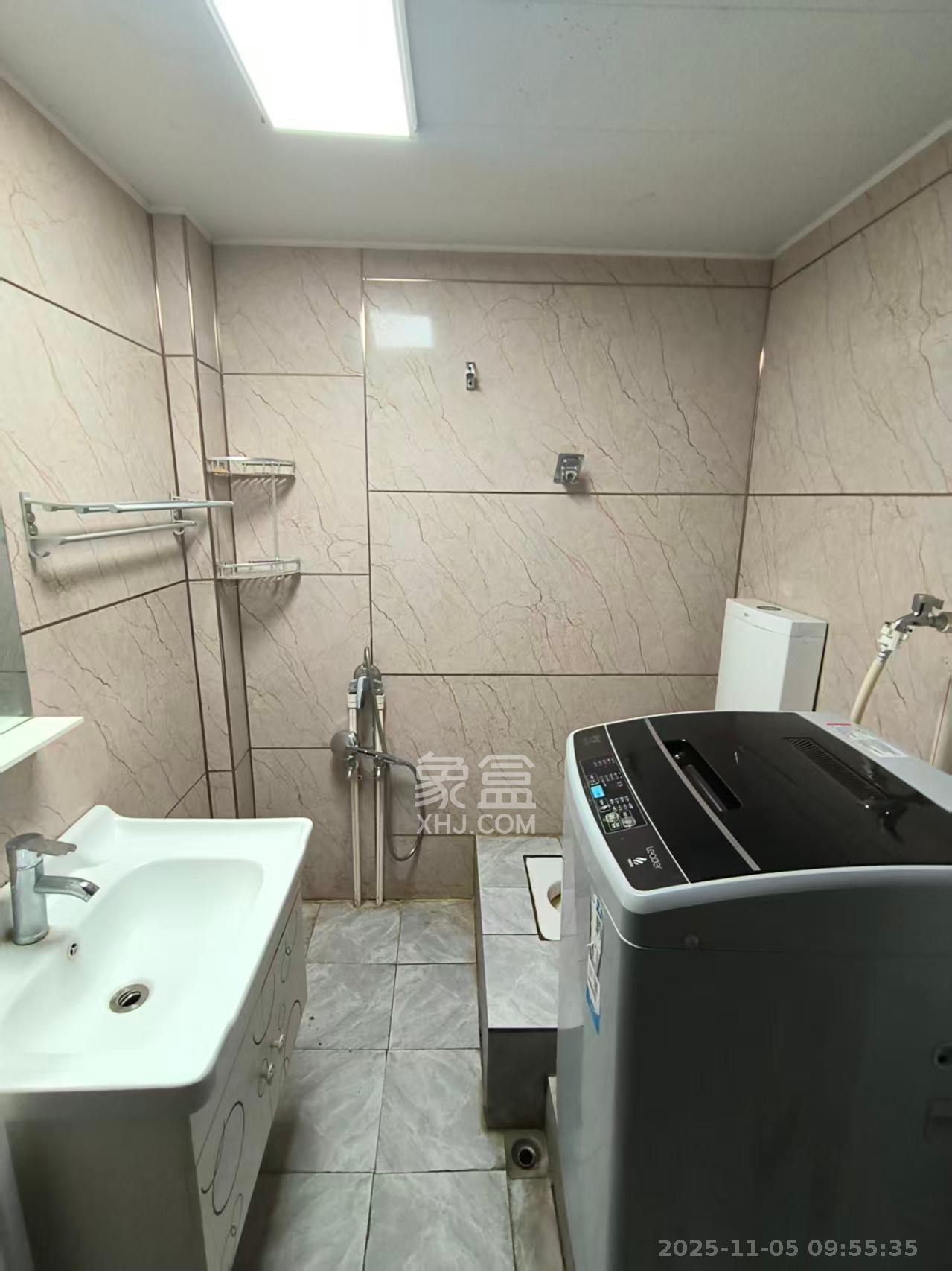 城市花园 2室1厅1卫 2100.0元/月 城市花园 2室1厅1卫 2100.0元/月室内图