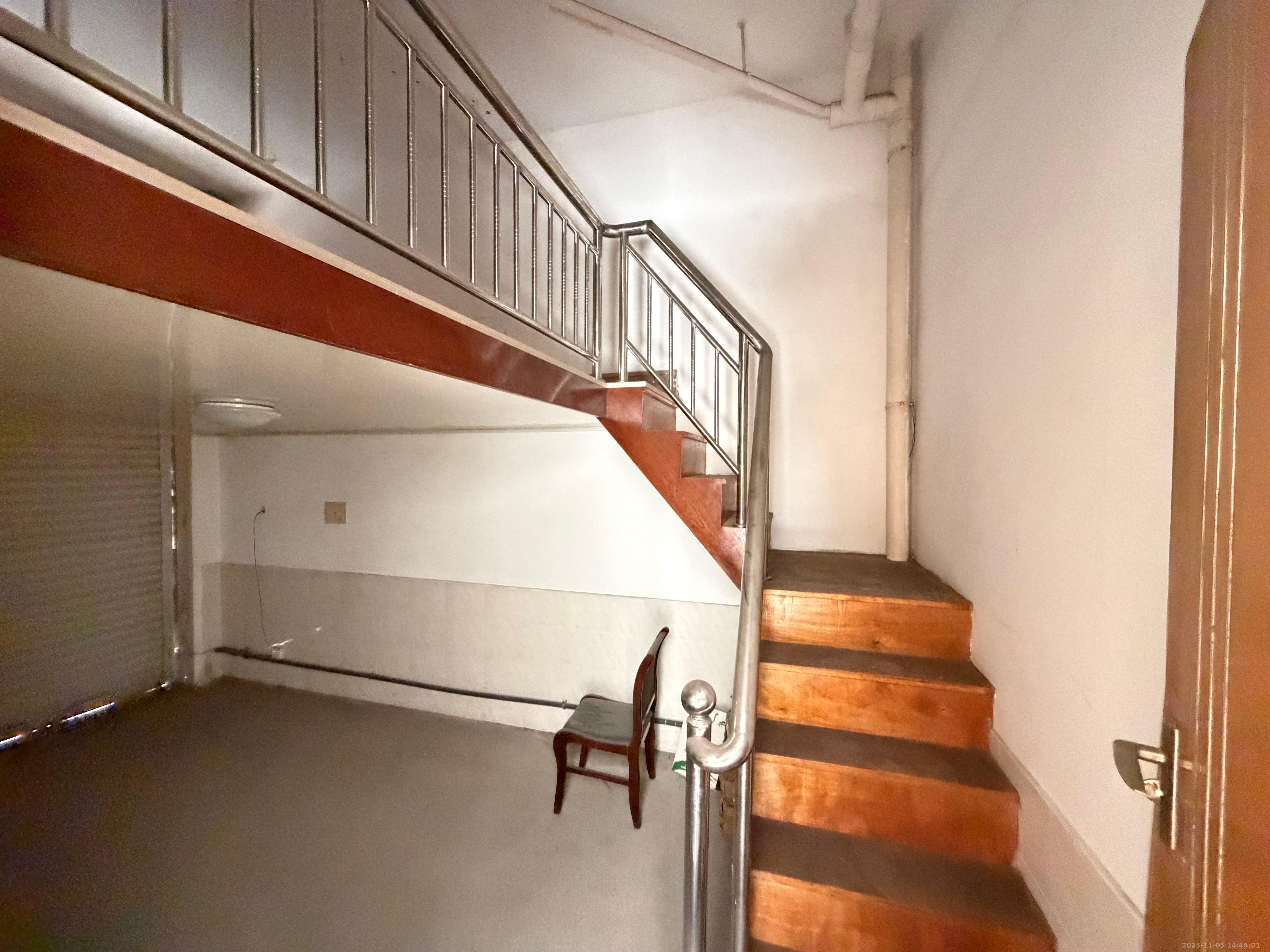 湘龙家园  5室2厅2卫    3000.0元/月室内图