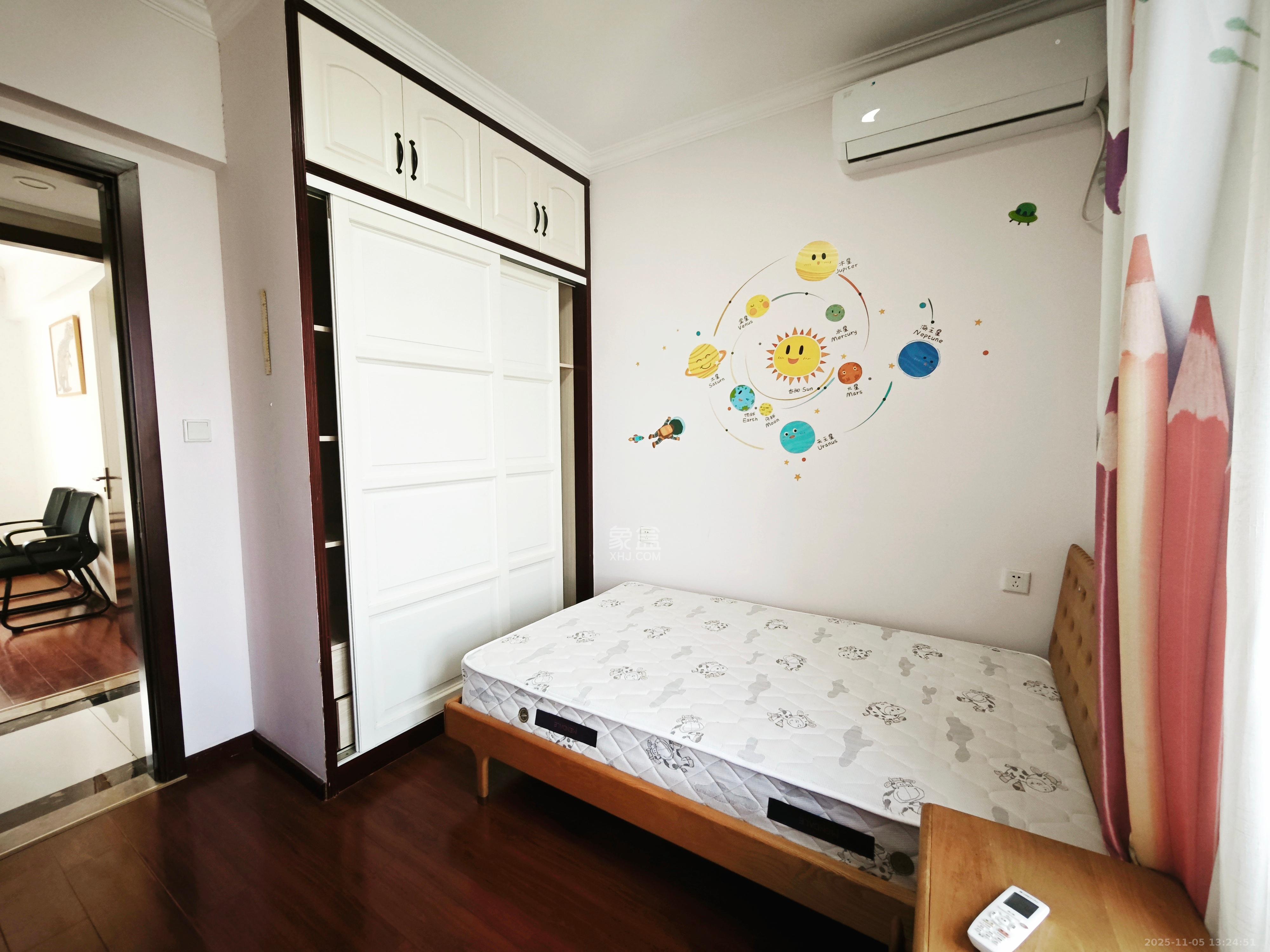 珠江郦城公园1号 4室2厅2卫 3400.0元/月 珠江郦城公园1号 4室2厅2卫 3400.0元/月室内图