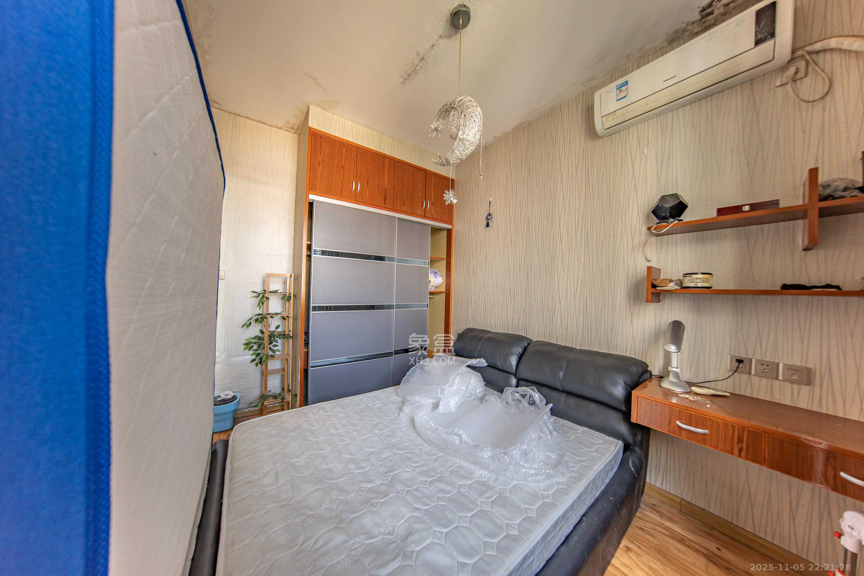 阳光100三期 1室1厅1卫 55.0万 阳光100三期 1室1厅1卫 55.0万卧室