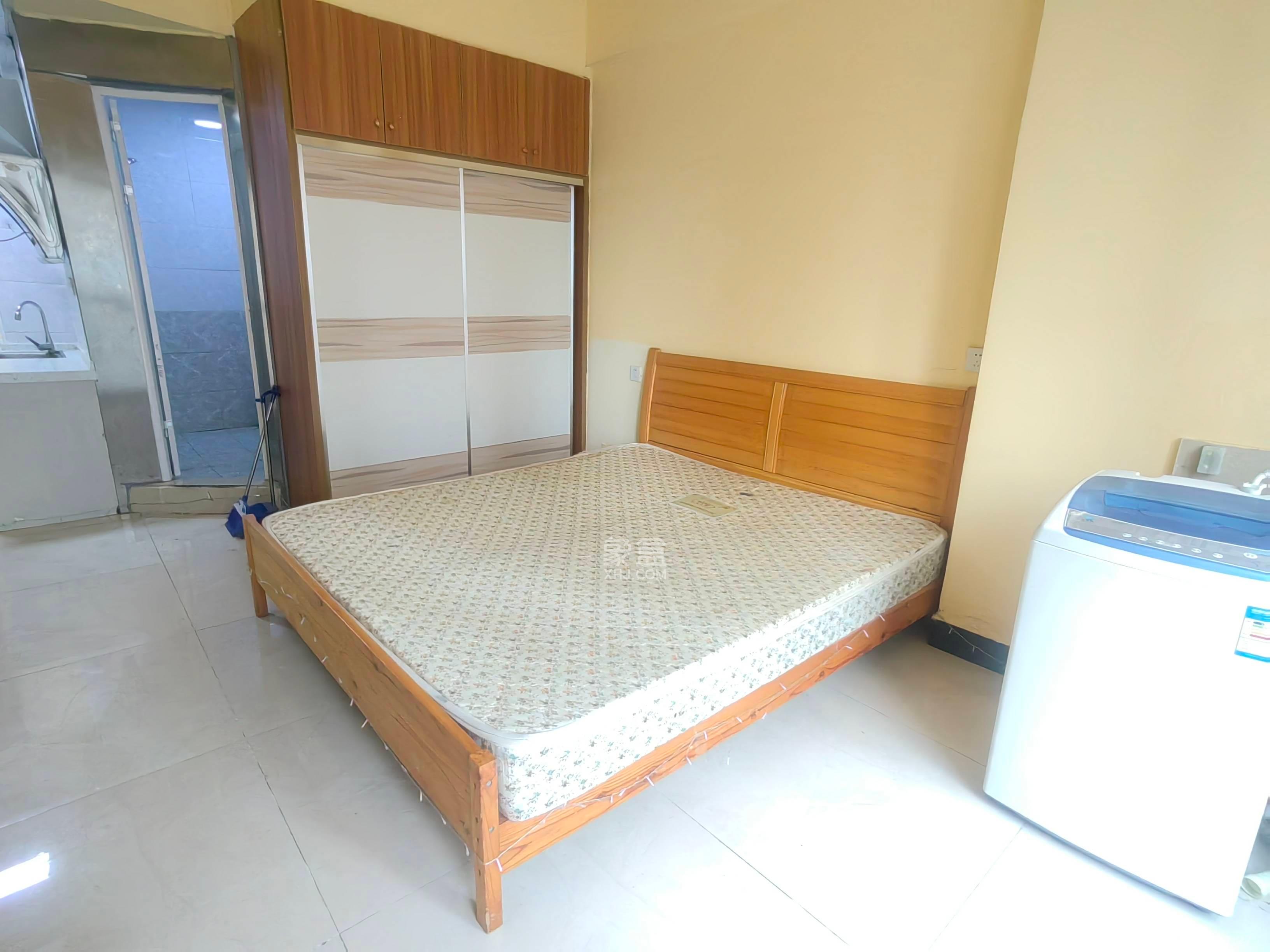 融圣国际 1室1厅1卫 1700.0元/月 融圣国际 1室1厅1卫 1700.0元/月室内图