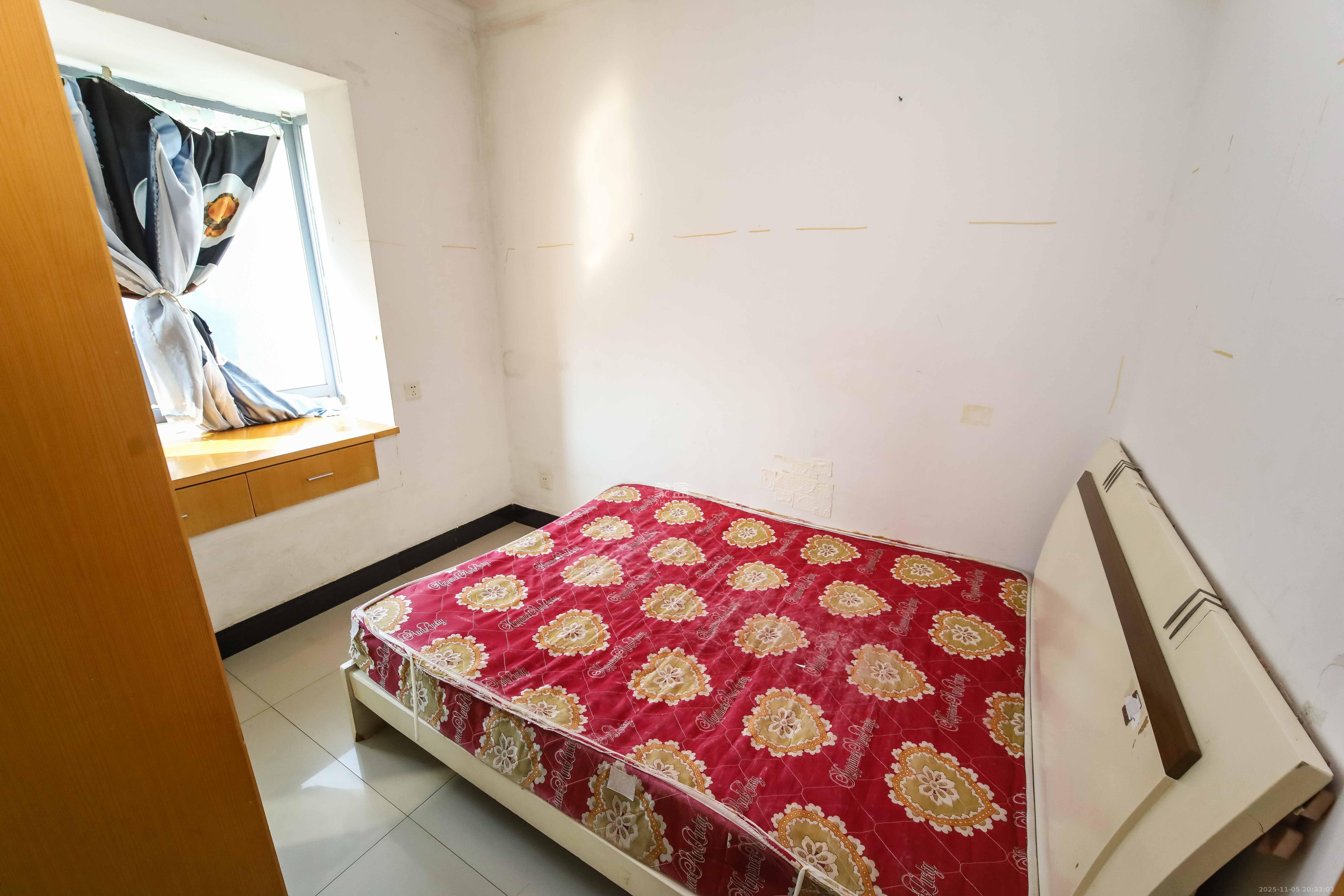 银港水晶城 2室2厅1卫 60.8万 银港水晶城 2室2厅1卫 60.8万卧室