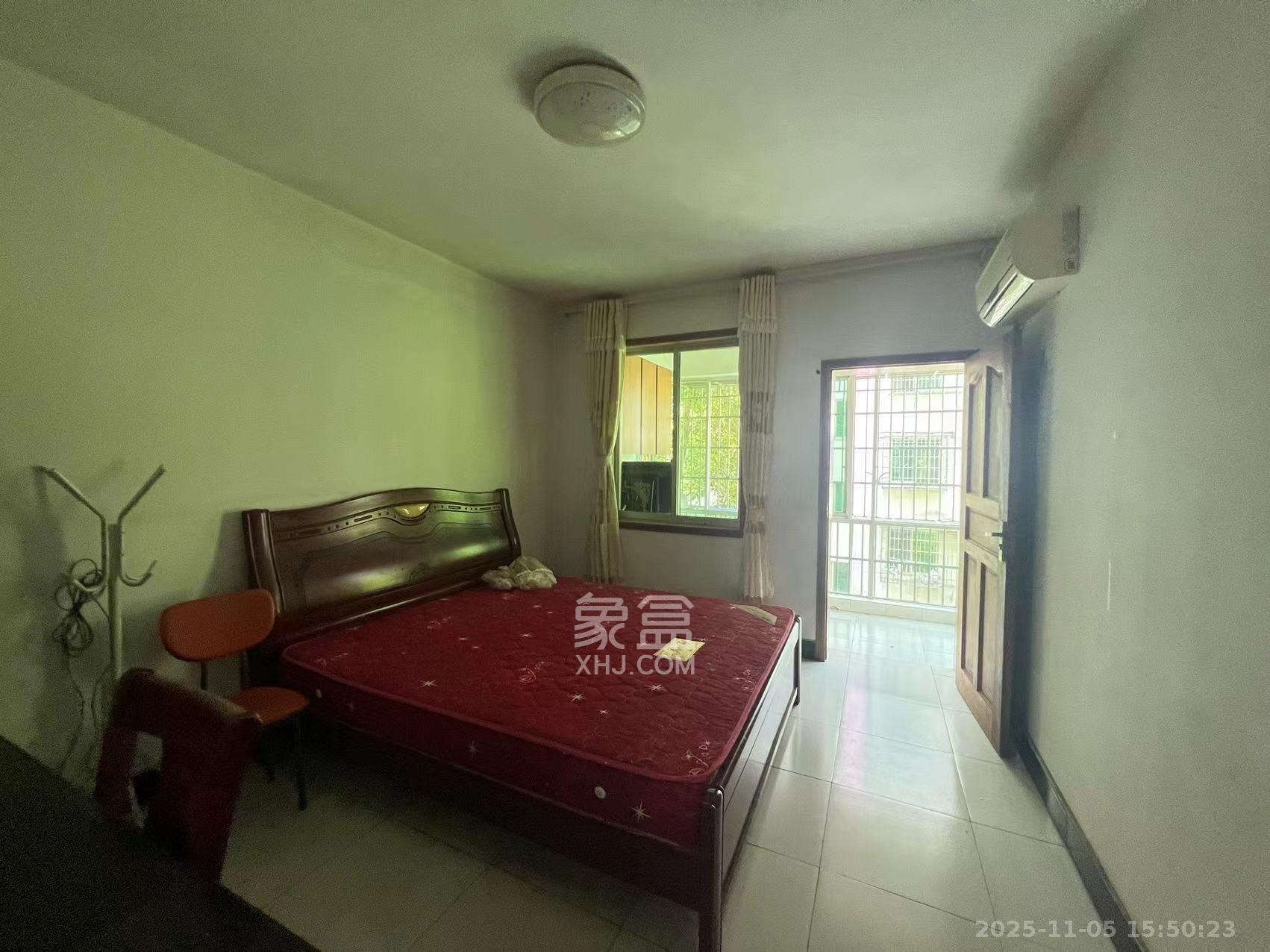 中南汽车世界  2室2厅1卫    1200.0元/月室内图