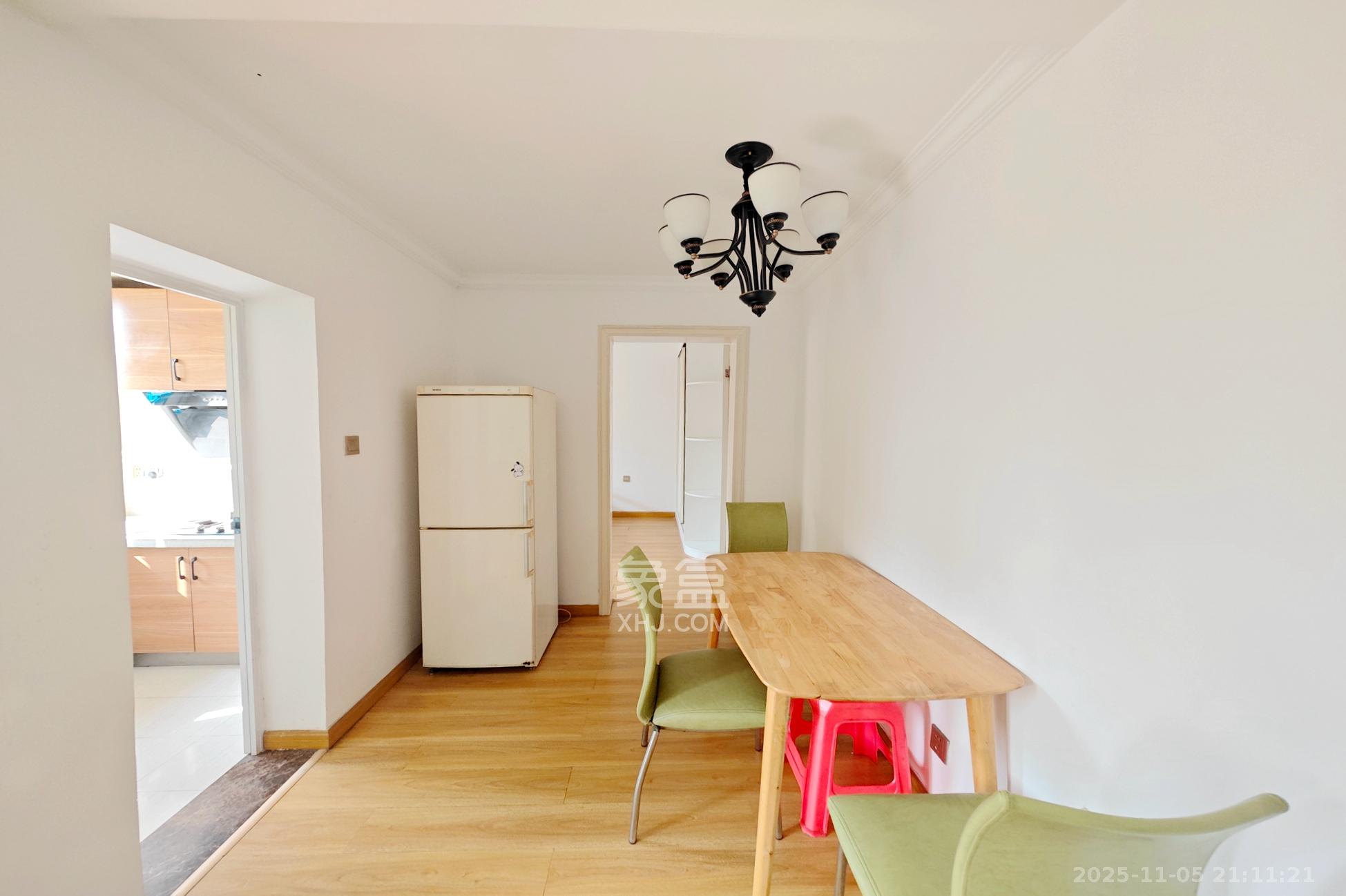 桂花二村  2室1厅1卫    42.0万客厅