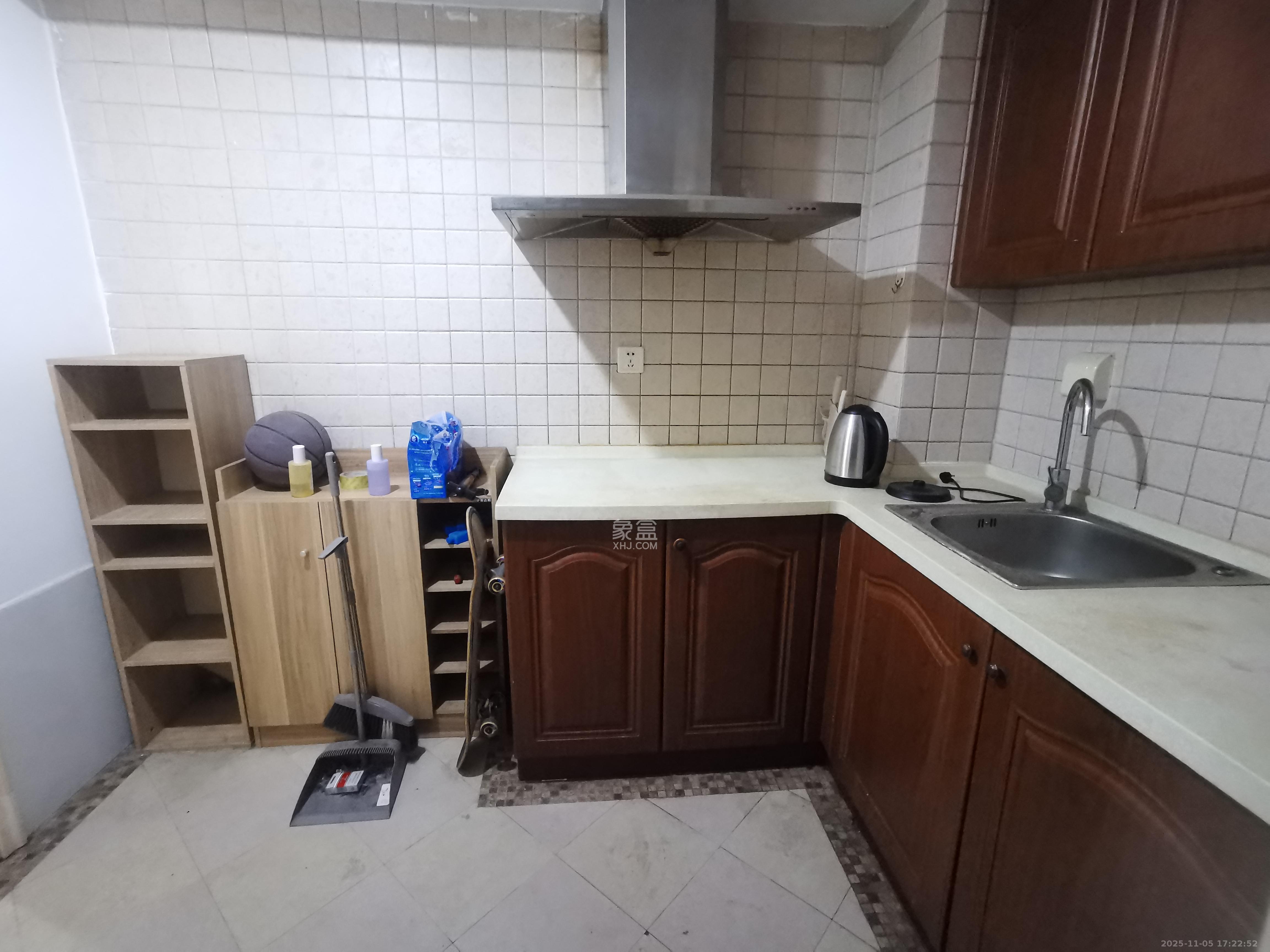 郡原广场  1室1厅1卫    1100.0元/月室内图