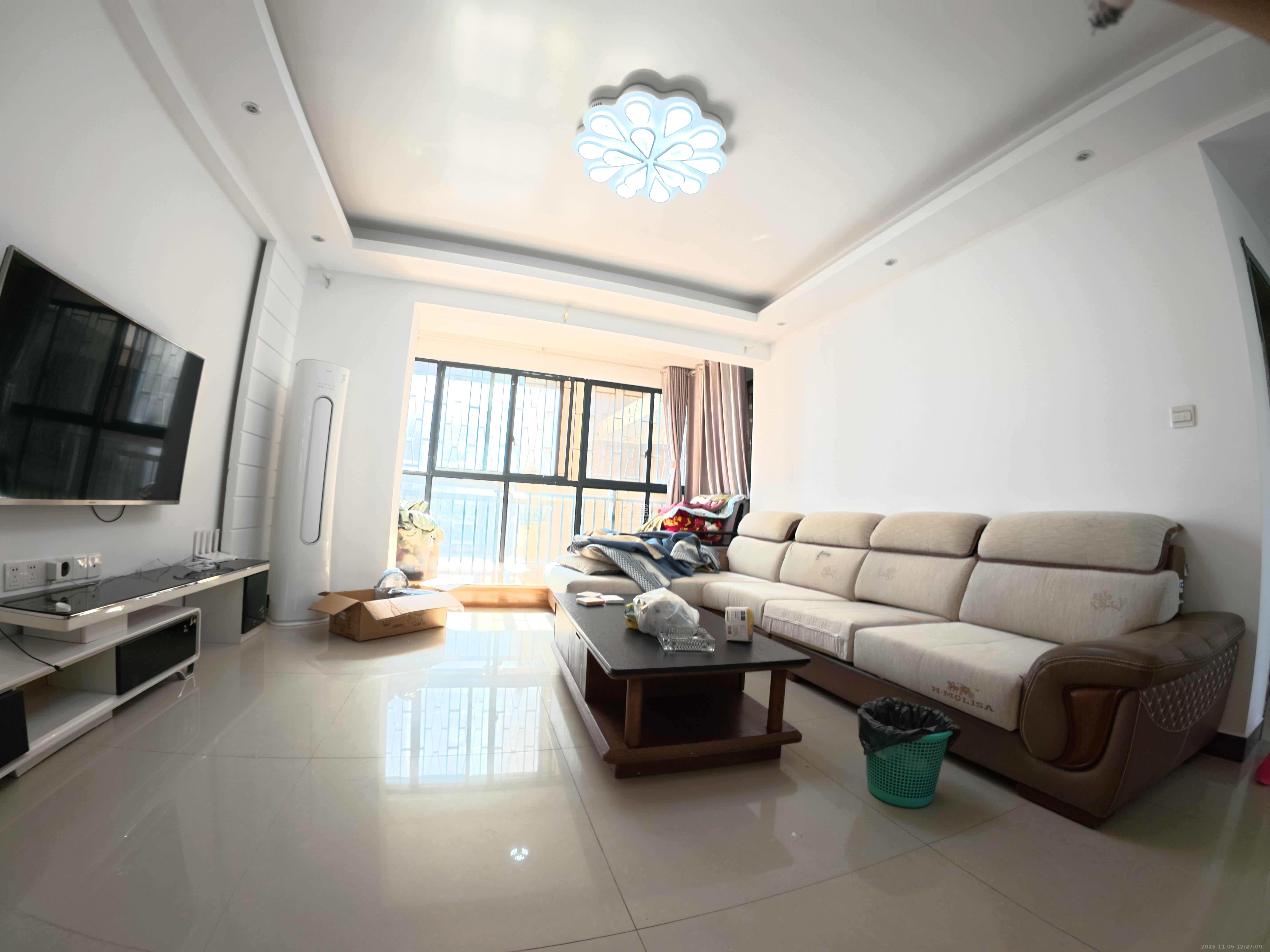 地华梅溪湖畔  3室2厅2卫    3000.0元/月