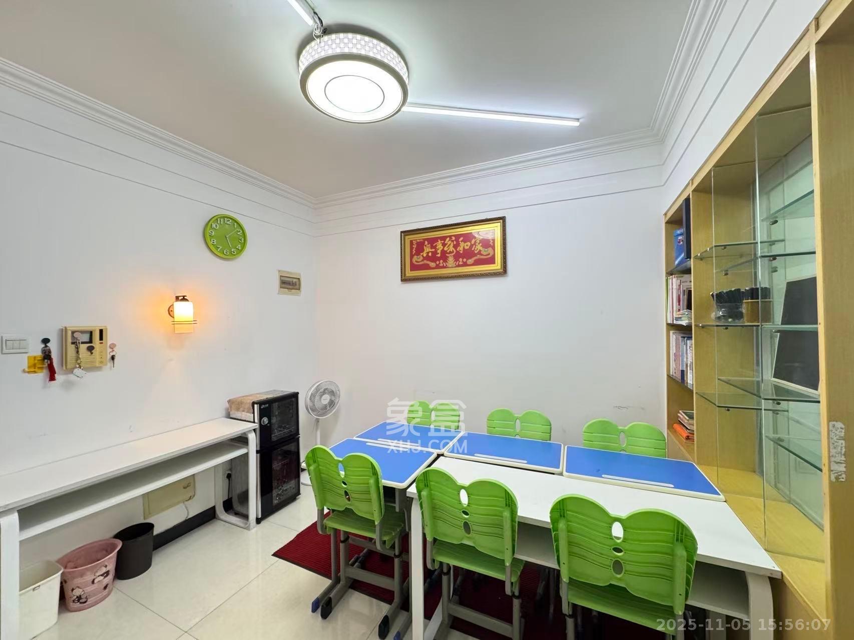 山水华景 2室2厅1卫 1600.0元/月 山水华景 2室2厅1卫 1600.0元/月室内图