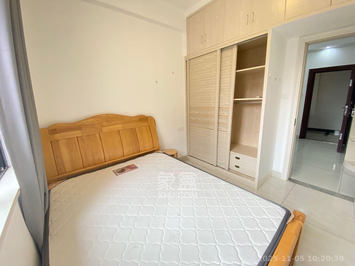 半山公馆（半山国际中心）  2室1厅1卫    2500.0元/月室内图