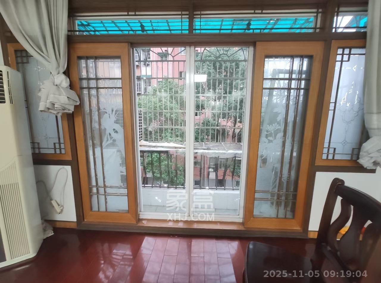 金色比华利 3室2厅2卫 1600.0元/月 金色比华利 3室2厅2卫 1600.0元/月室内图