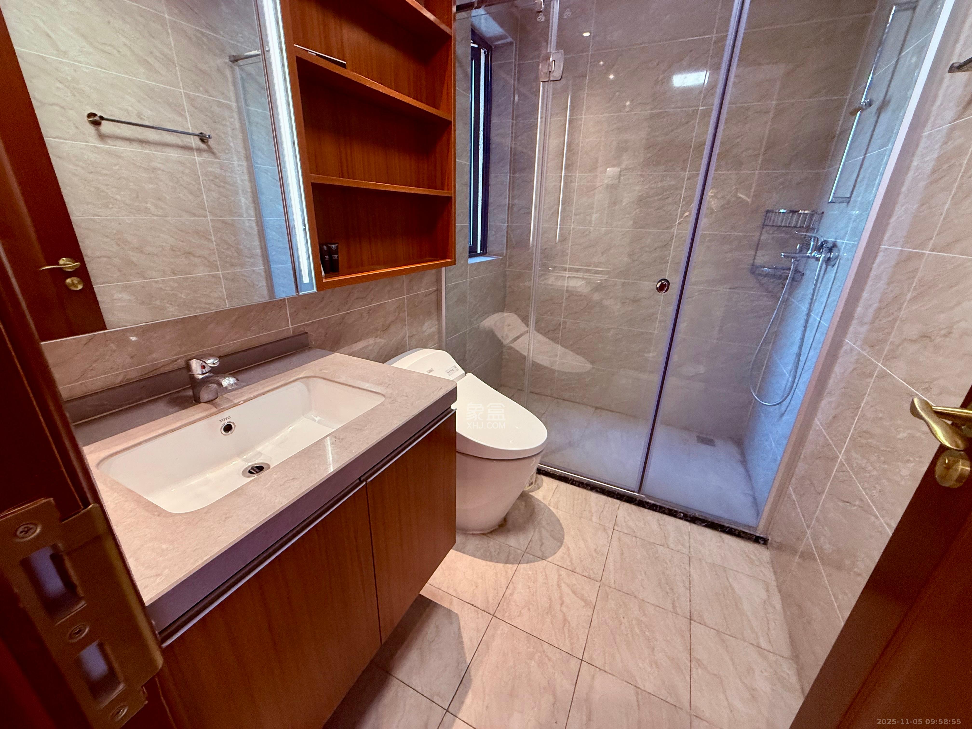 恒大雅苑  3室2厅2卫    3100.0元/月室内图