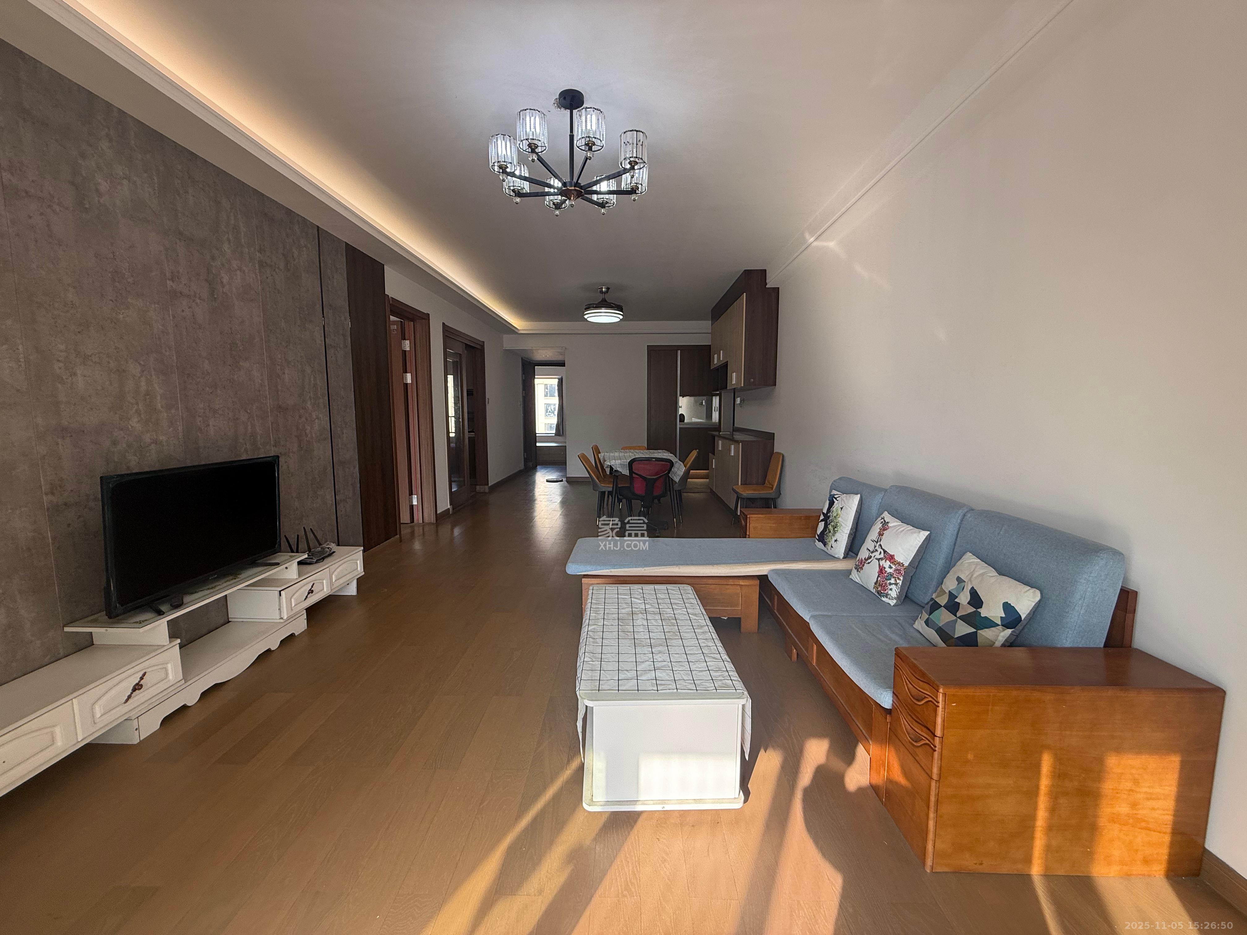 阳光城尚东湾青柠园 3室2厅2卫 2500.0元/月 阳光城尚东湾青柠园 3室2厅2卫 2500.0元/月室内图