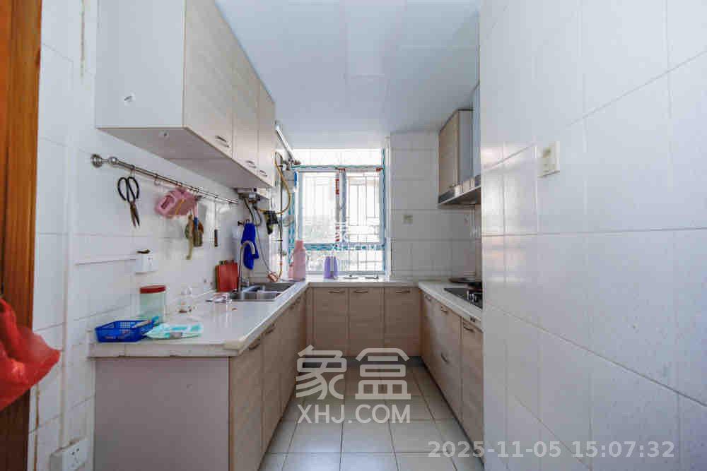 兰景花园  4室2厅2卫    2200.0元/月室内图