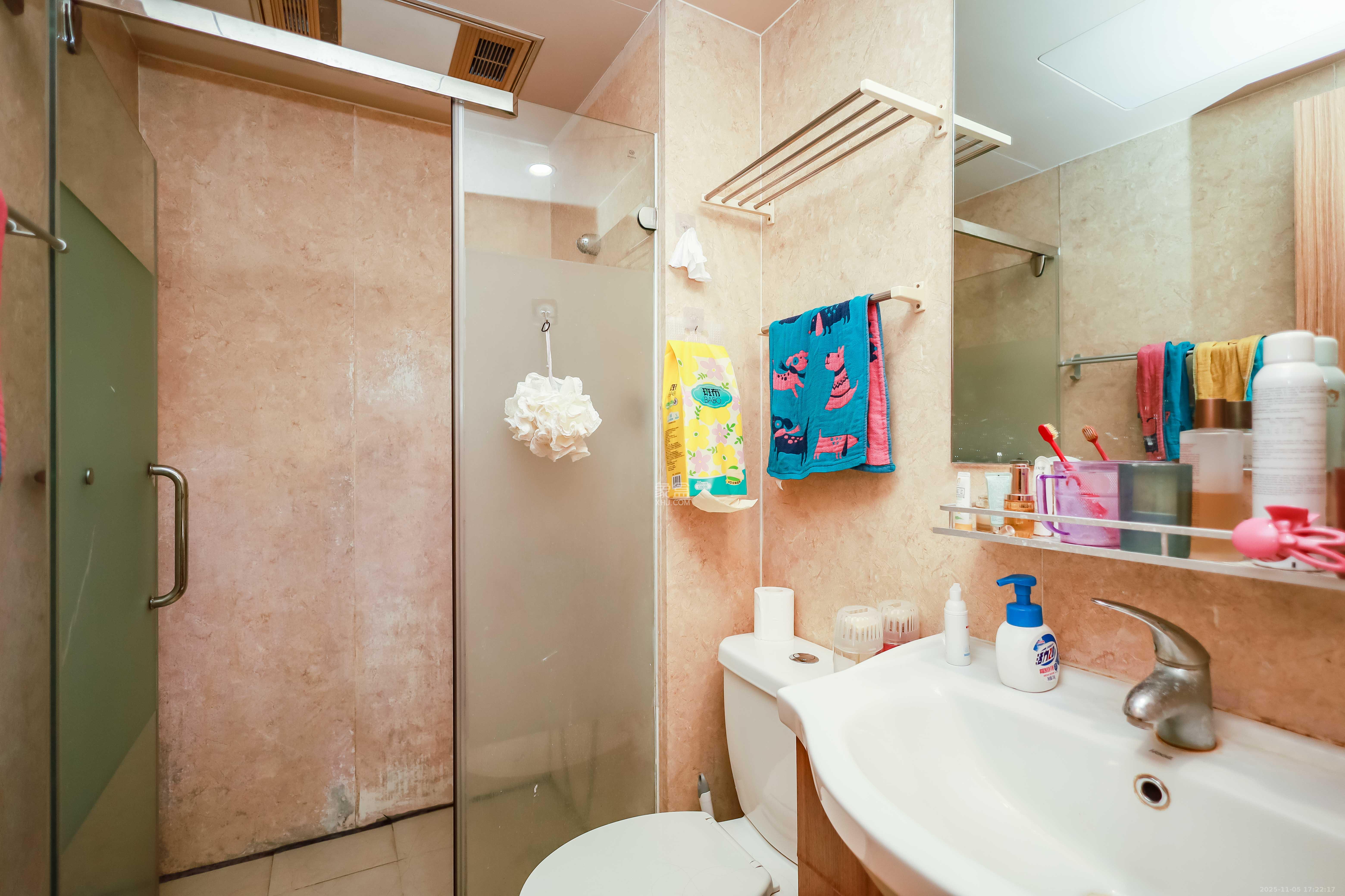 麓谷小镇 3室2厅1卫 52.0万 麓谷小镇 3室2厅1卫 52.0万卫生间