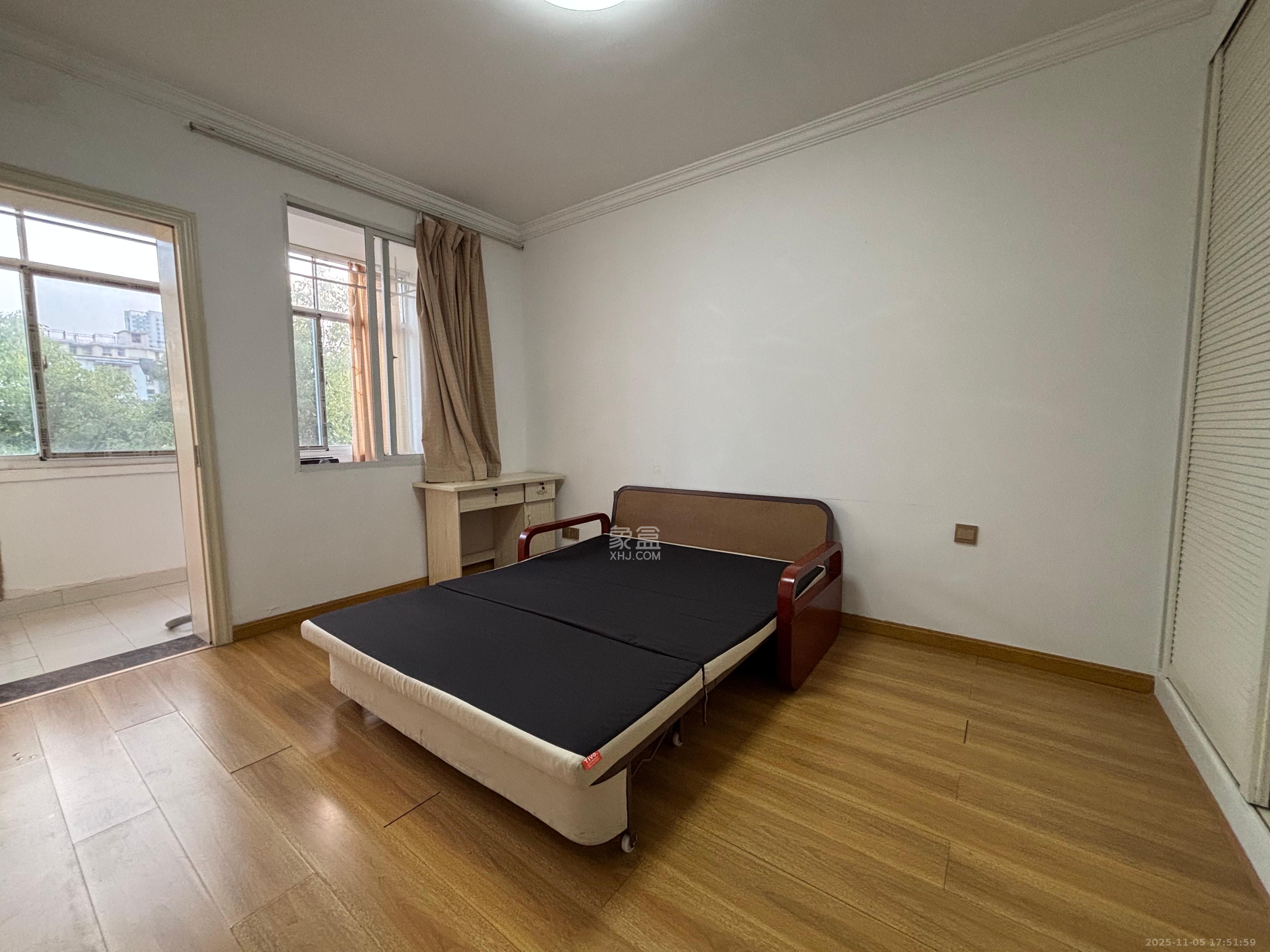 桂花二村  2室1厅1卫    1600.0元/月室内图