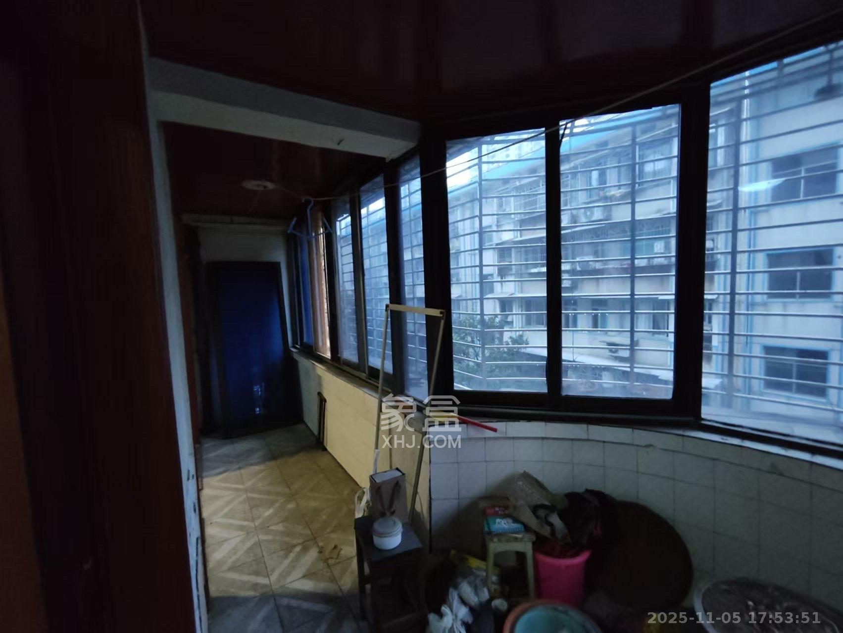 雅泰花园  2室1厅1卫    1800.0元/月室内图