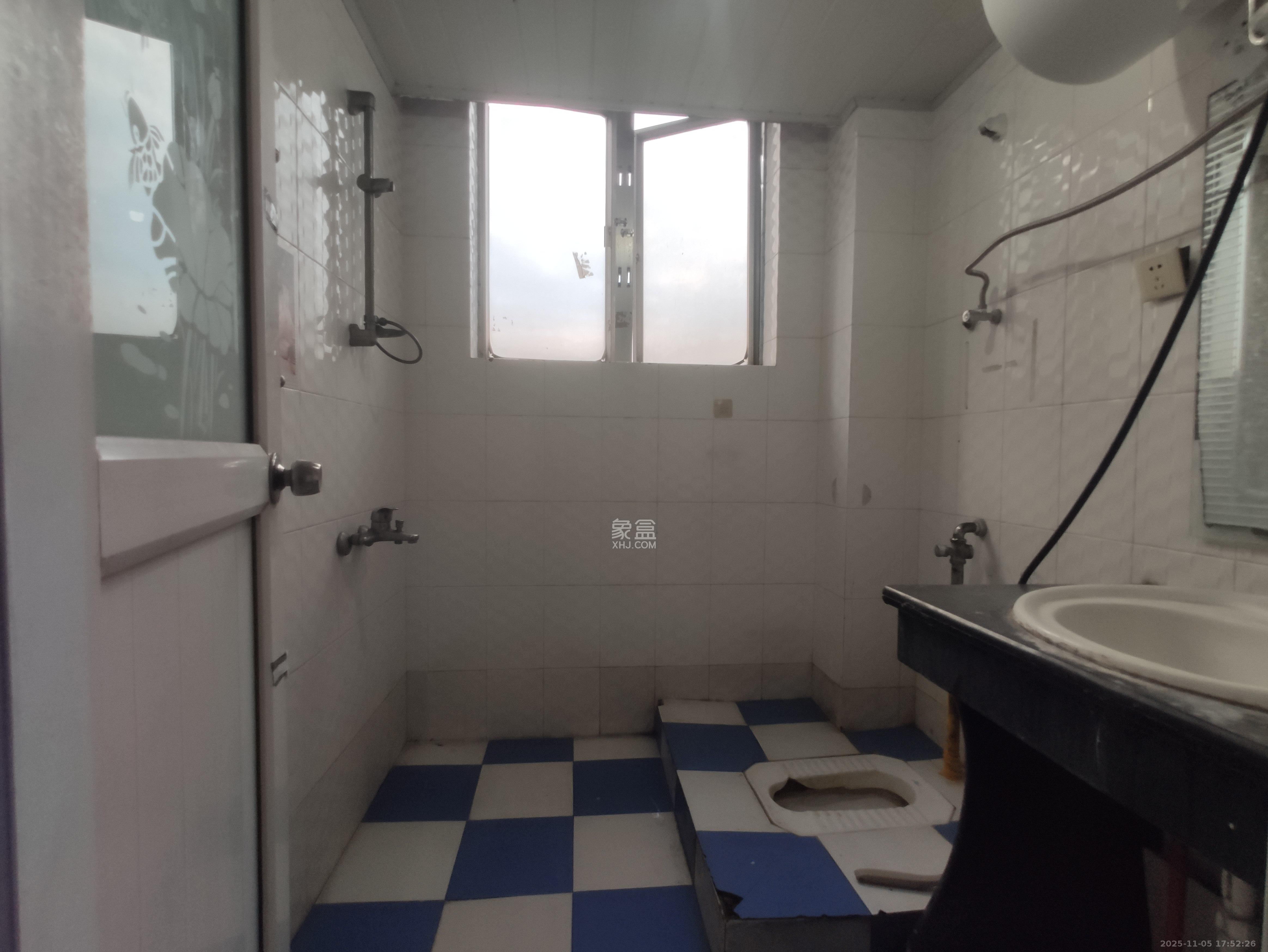 华瑞电子商厦(湖南科佳摄影城) 1室1厅1卫 3200.0元/月 华瑞电子商厦(湖南科佳摄影城) 1室1厅1卫 3200.0元/月室内图