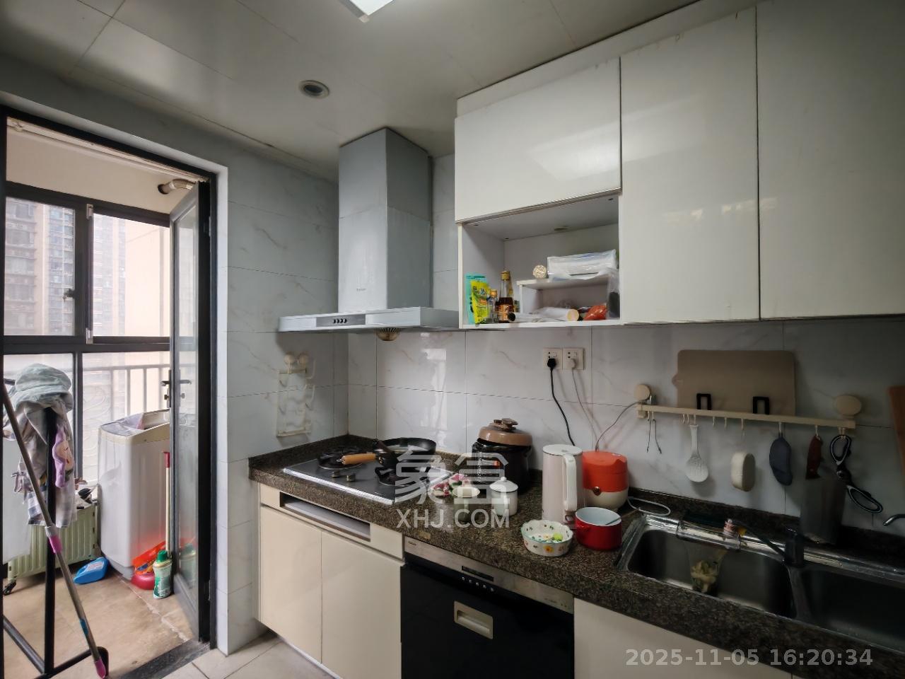 恒大江湾  3室1厅2卫    2500.0元/月室内图