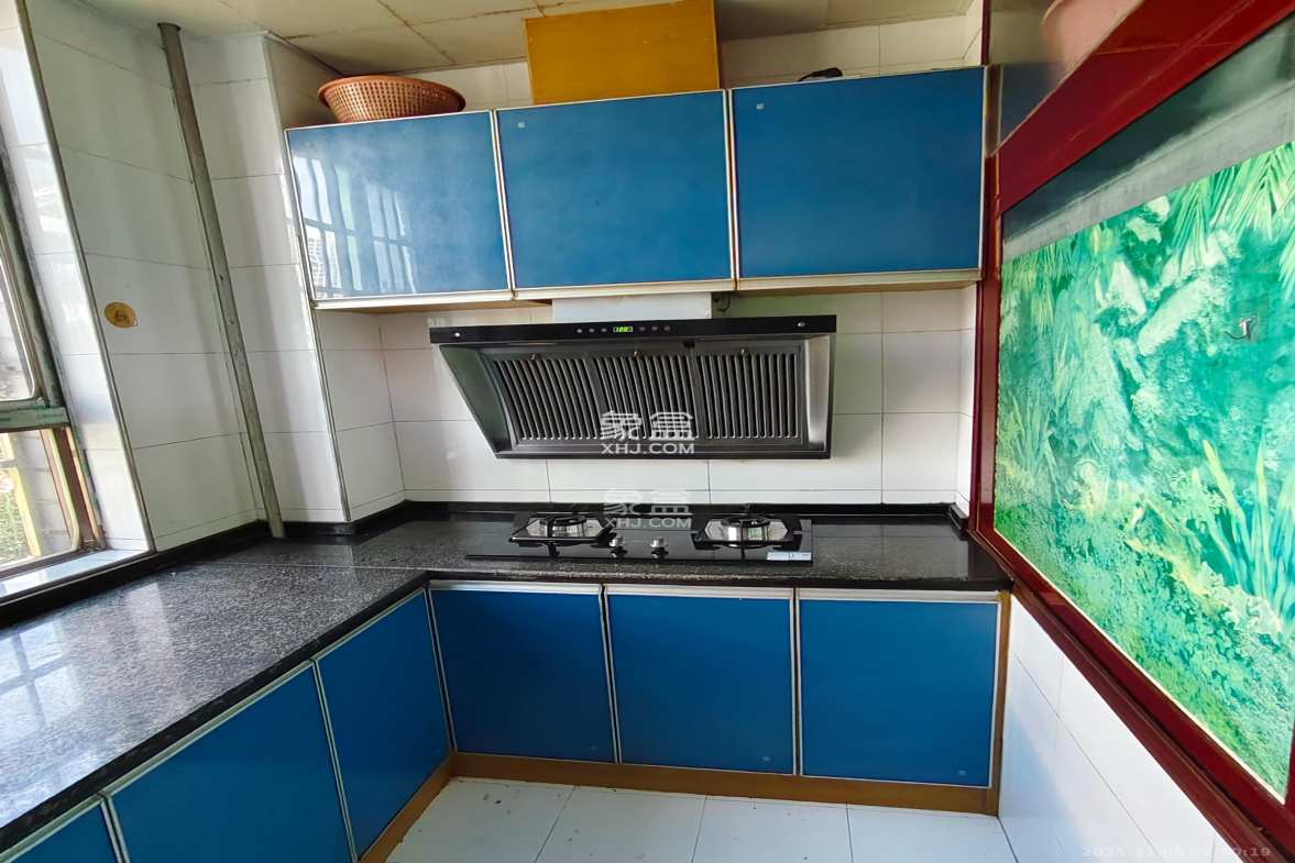 兴联母山小区 3室2厅2卫 1500.0元/月 兴联母山小区 3室2厅2卫 1500.0元/月室内图