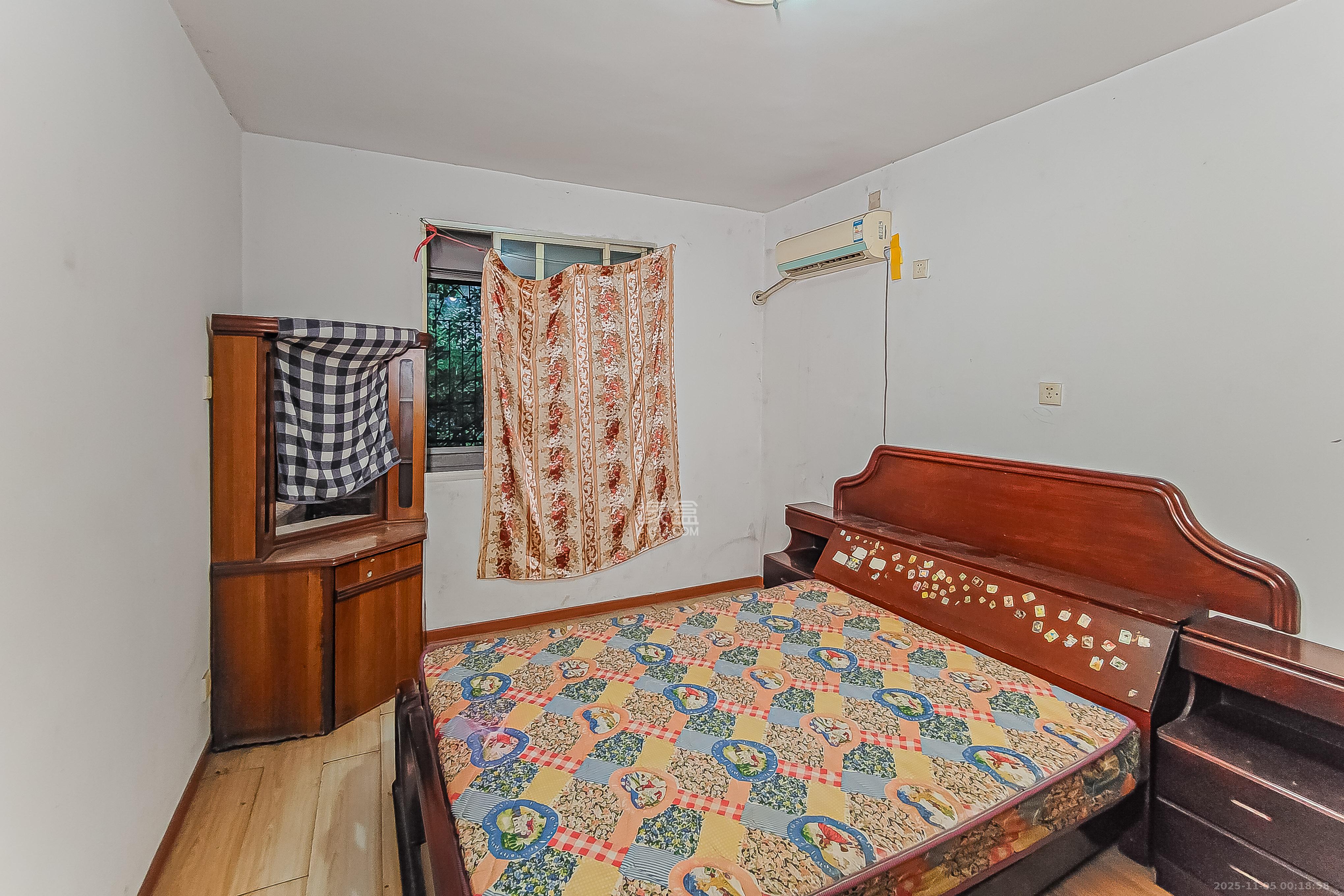 桔园小区1-8片  2室1厅1卫    39.8万卧室