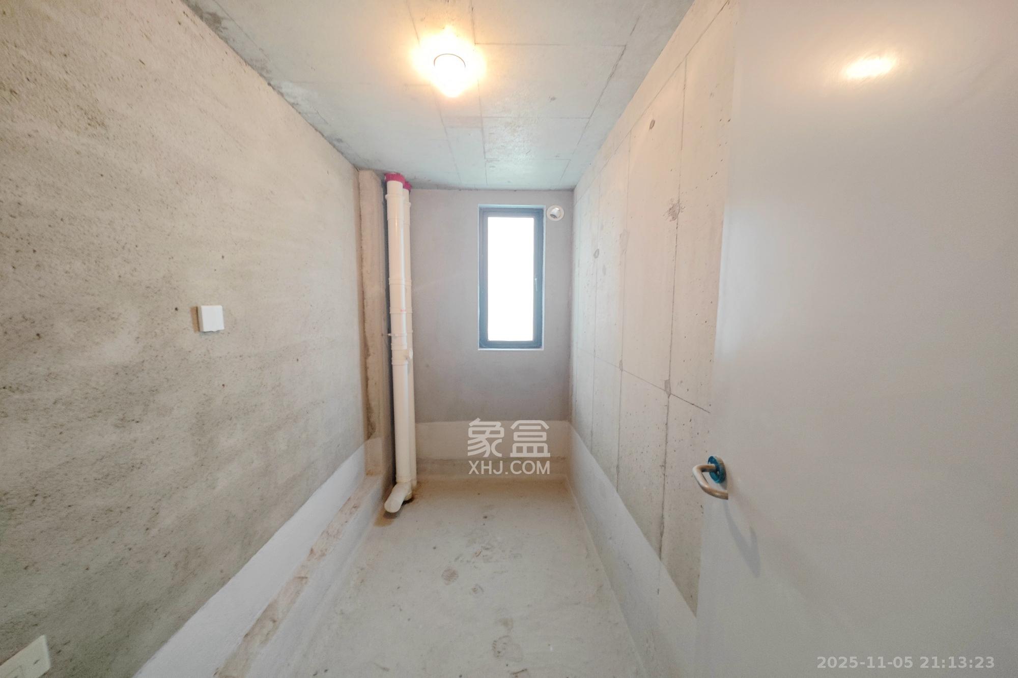 旭辉国悦府  4室2厅2卫    140.0万其他