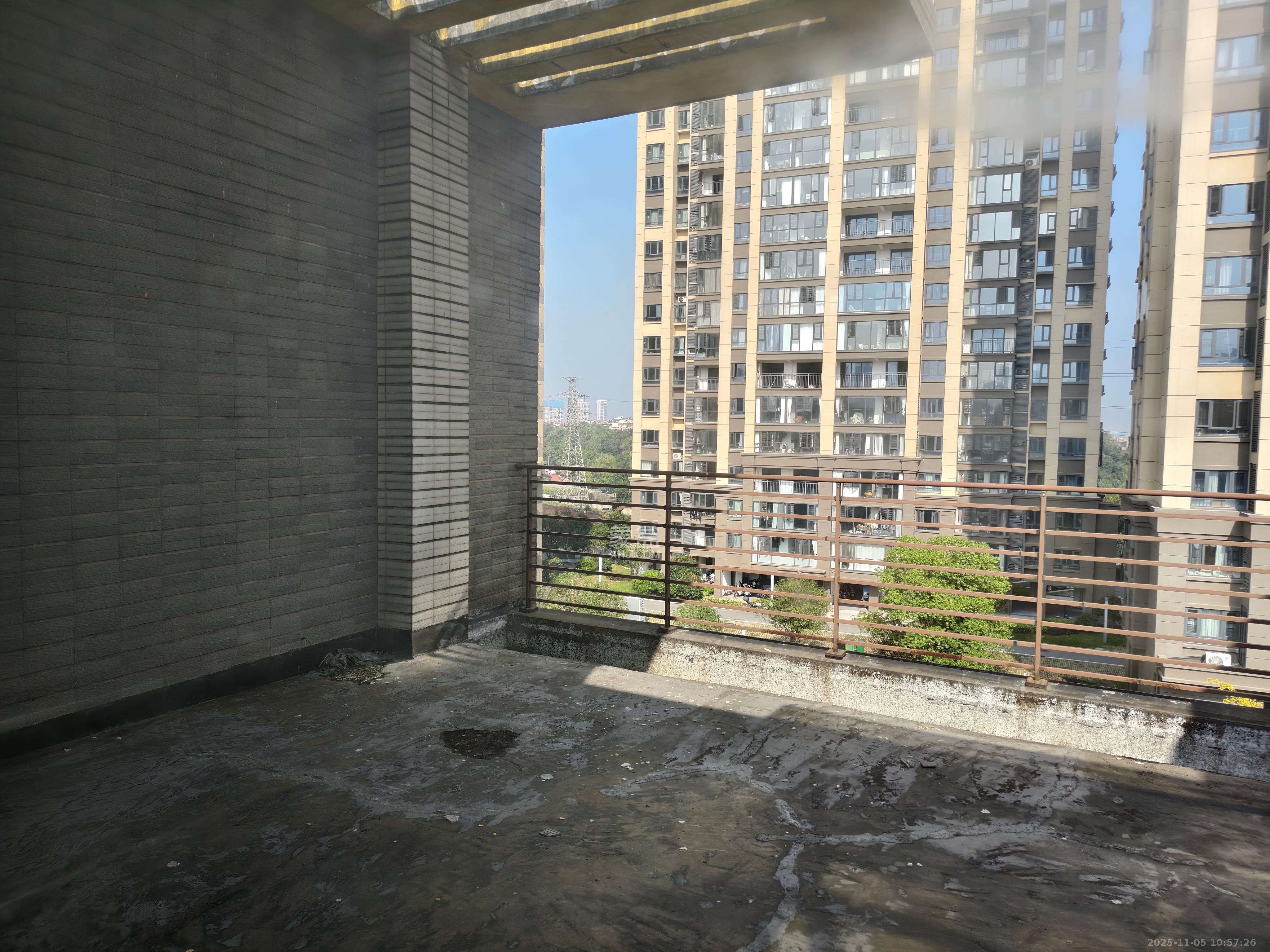 港湘铂玥（天园地芳国际珠宝城）  6室2厅4卫    3600.0元/月室内图