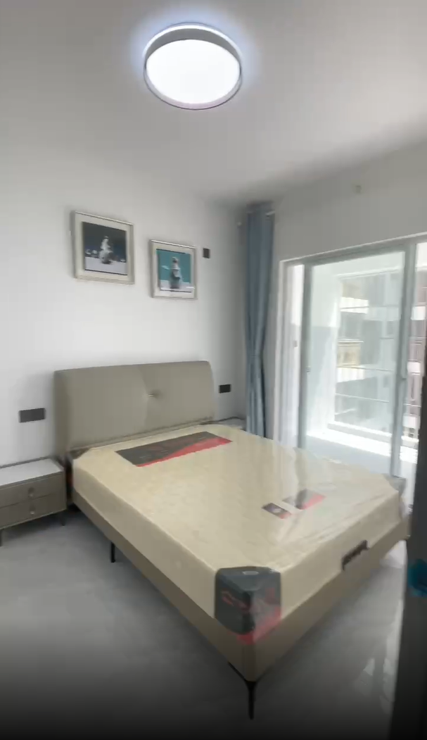 海航城  2室1厅1卫    106.0万客厅