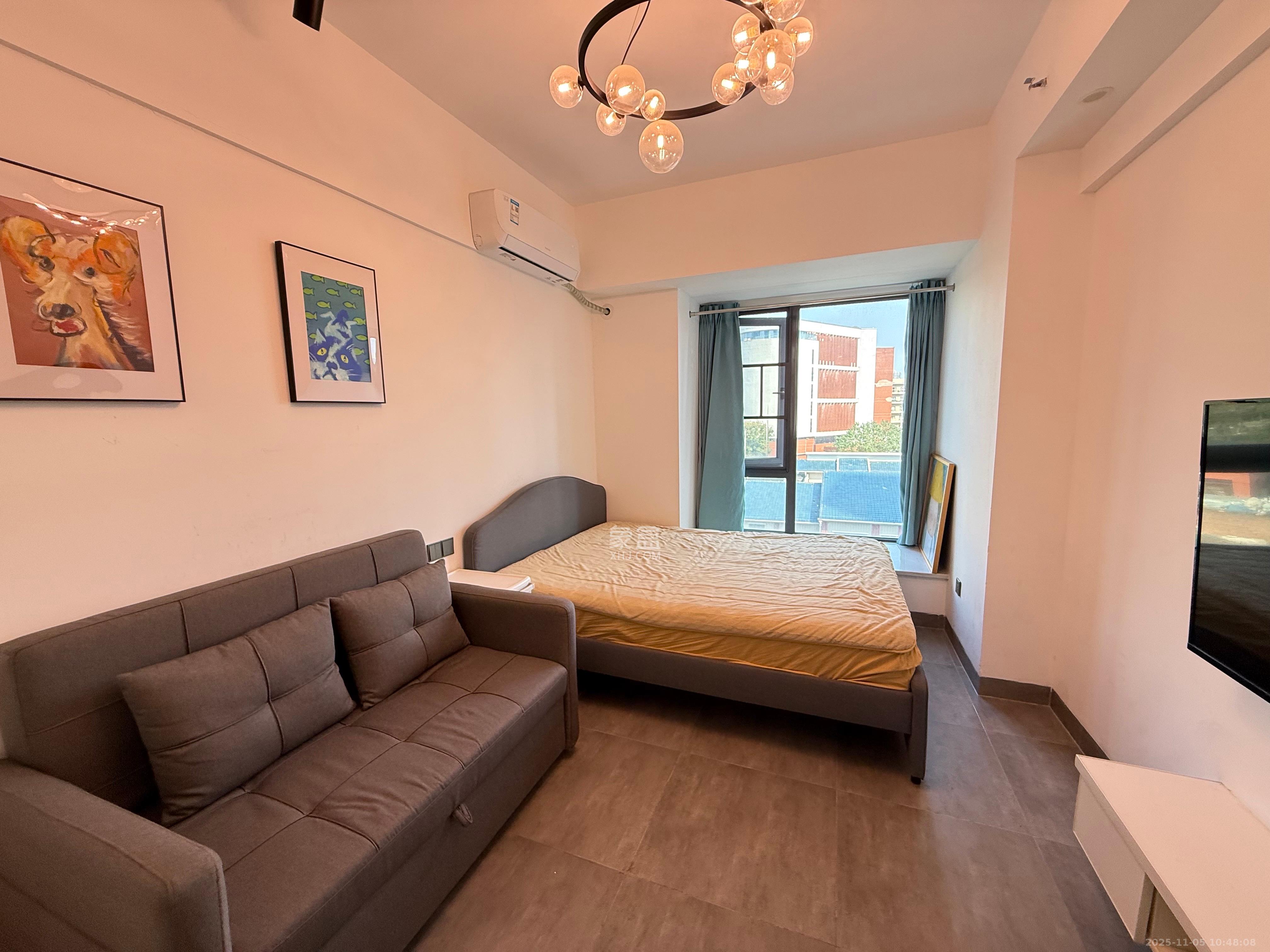 复地星光天地  1室1厅1卫    1600.0元/月