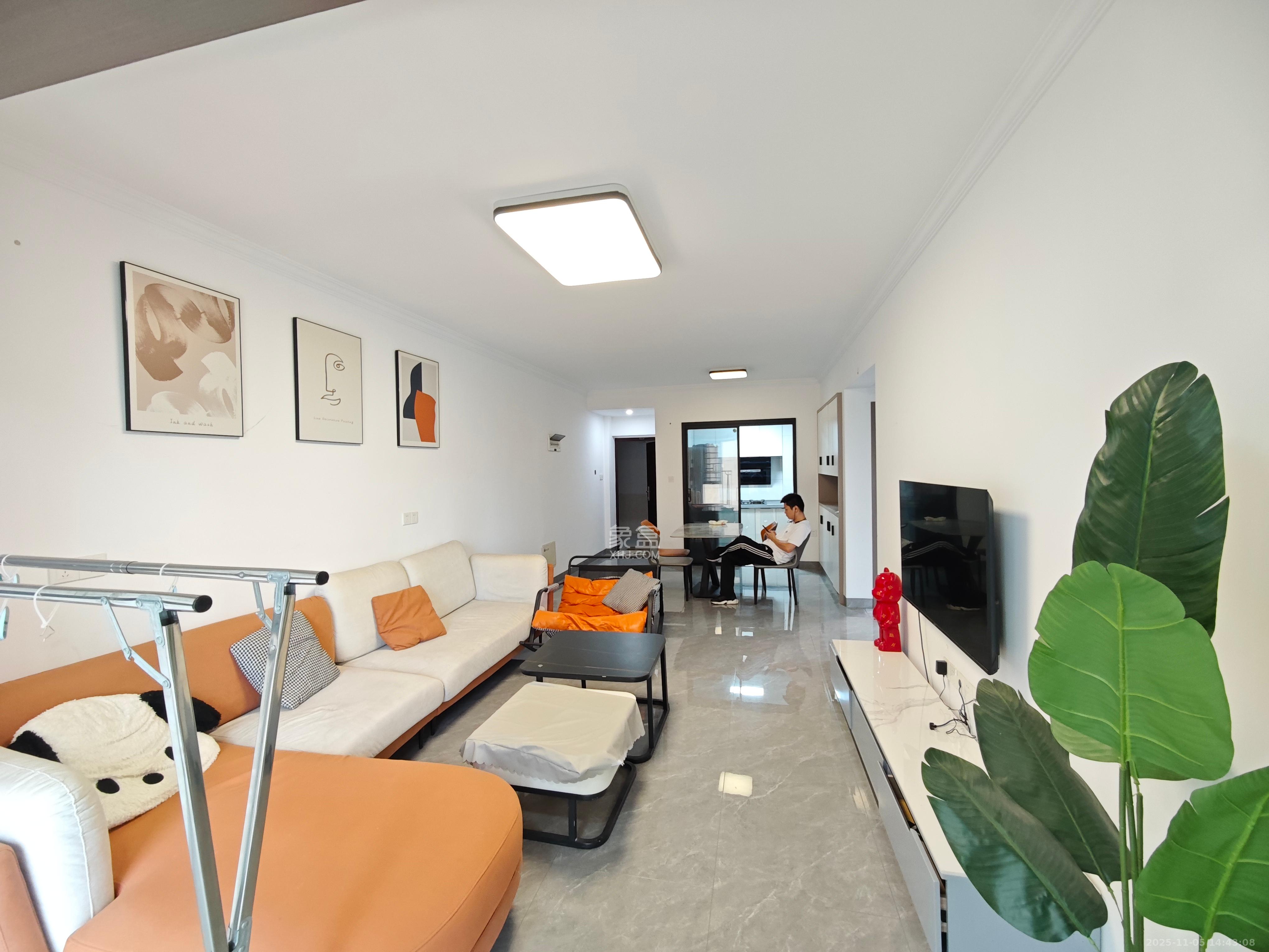 和润园三期  2室1厅1卫    2200.0元/月室内图