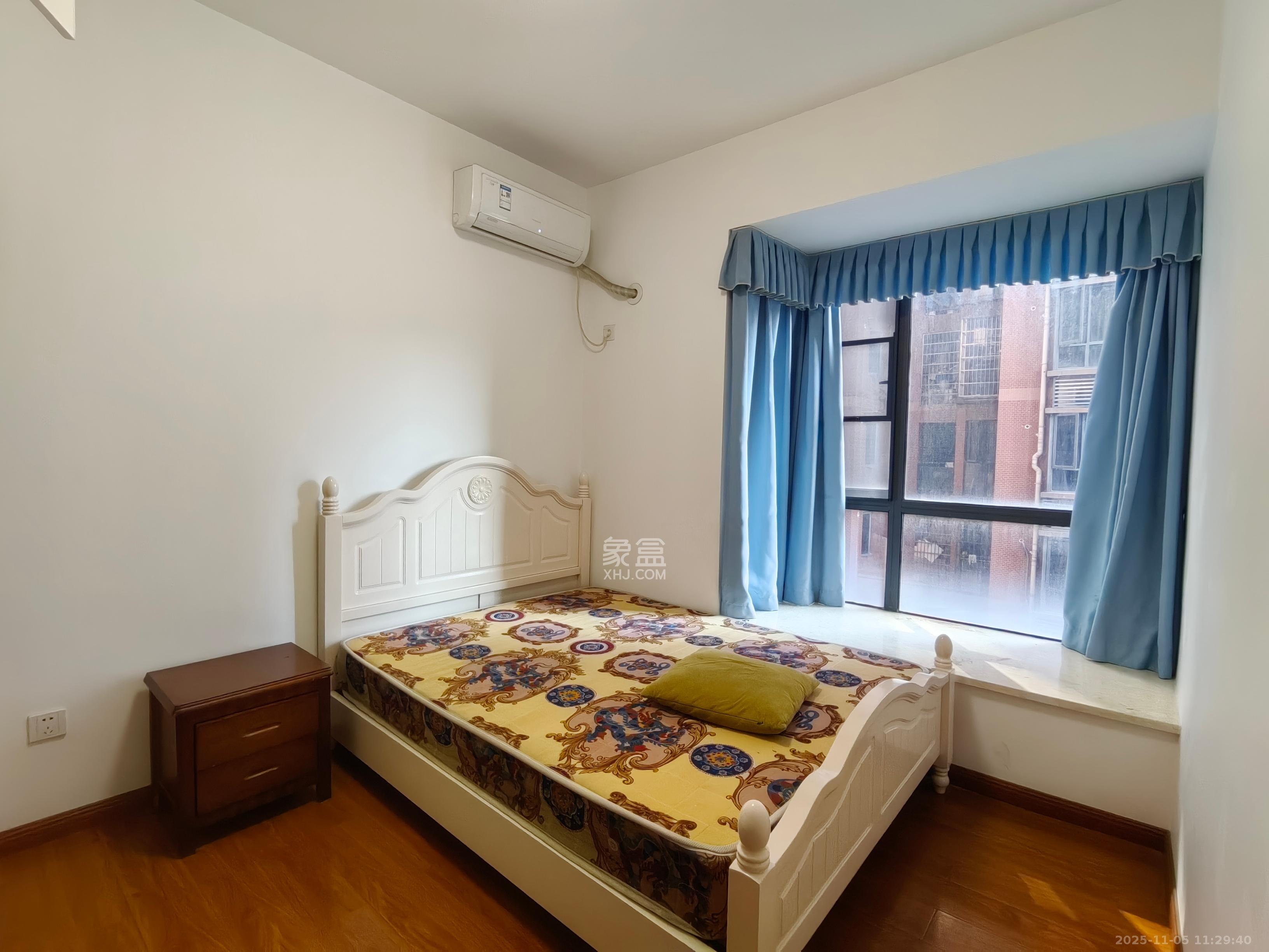 珠江东方明珠（新地东方明珠）三期  3室2厅1卫    1800.0元/月室内图