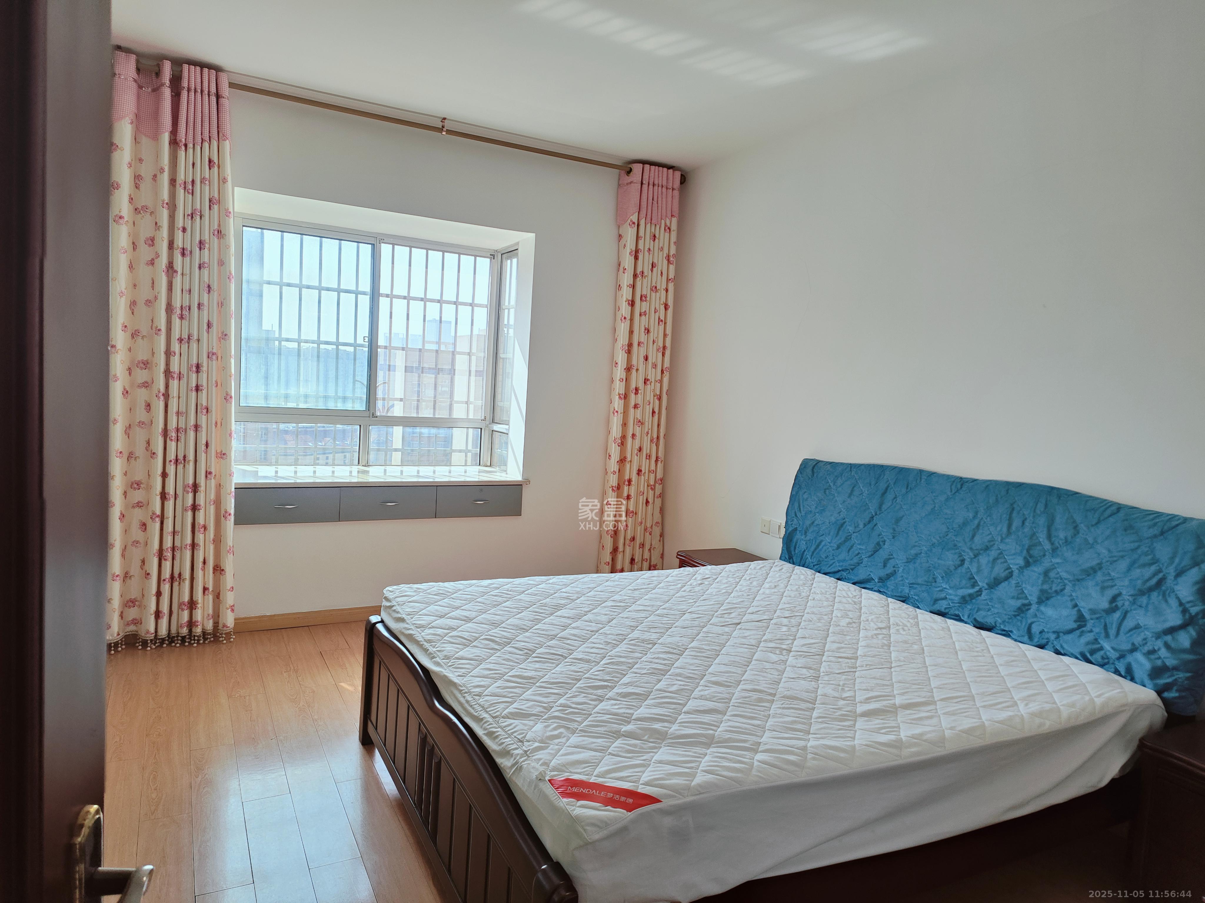 先锋新宇 3室2厅2卫 2100.0元/月 先锋新宇 3室2厅2卫 2100.0元/月室内图