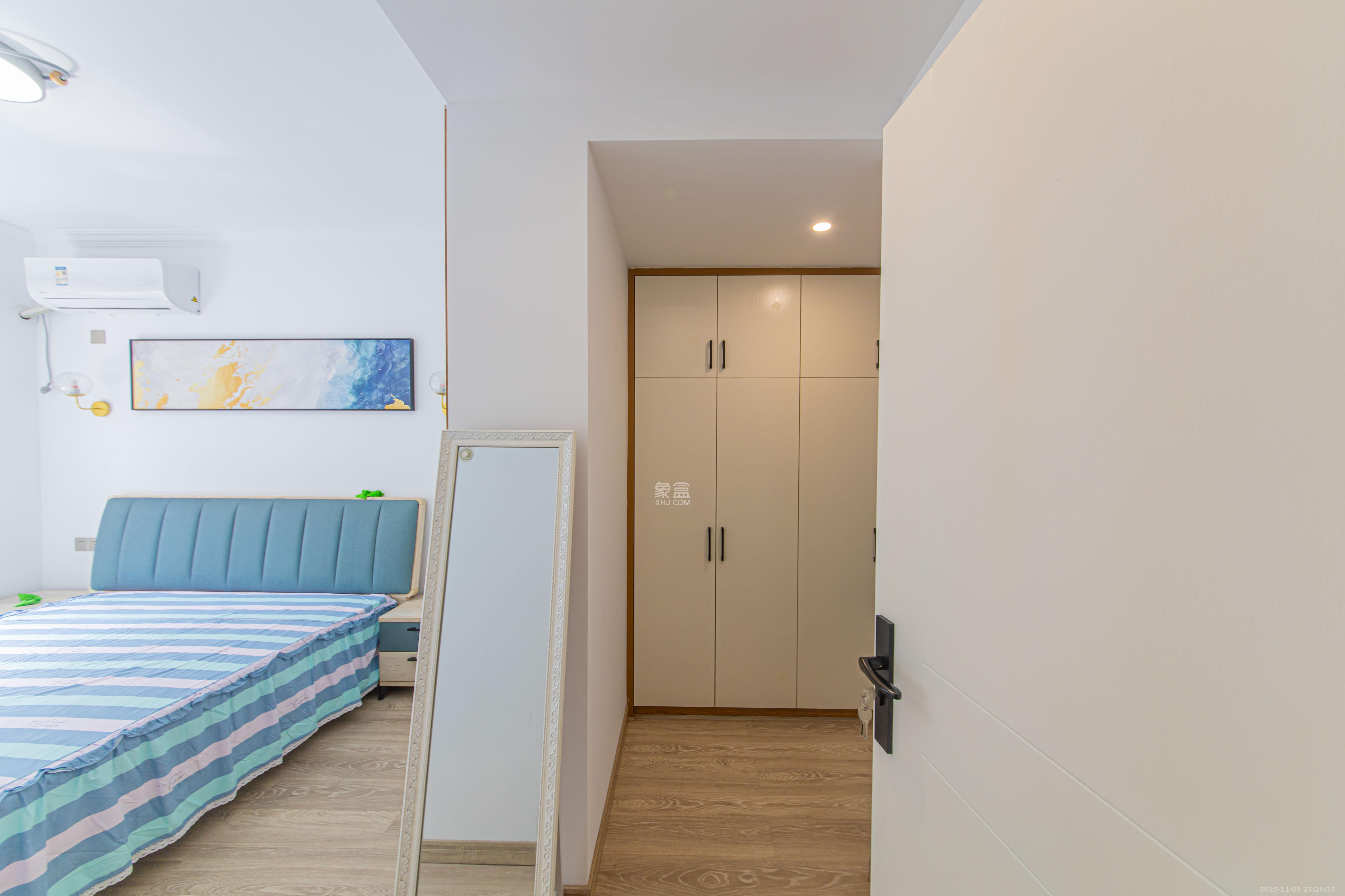 大唐印象二期御府  3室2厅2卫    132.0万卧室