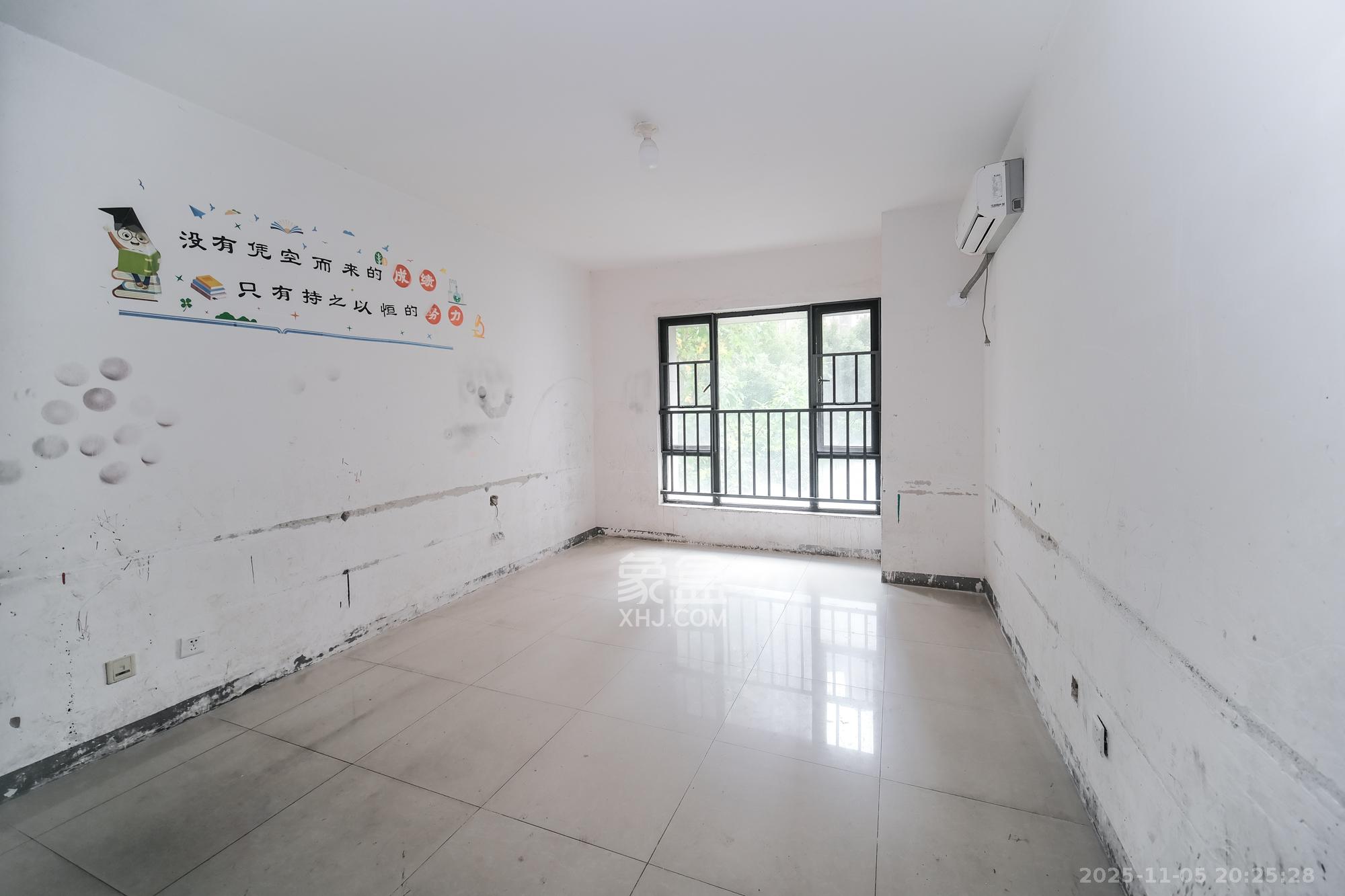 三一街区 3室2厅2卫 76.8万 三一街区 3室2厅2卫 76.8万卧室