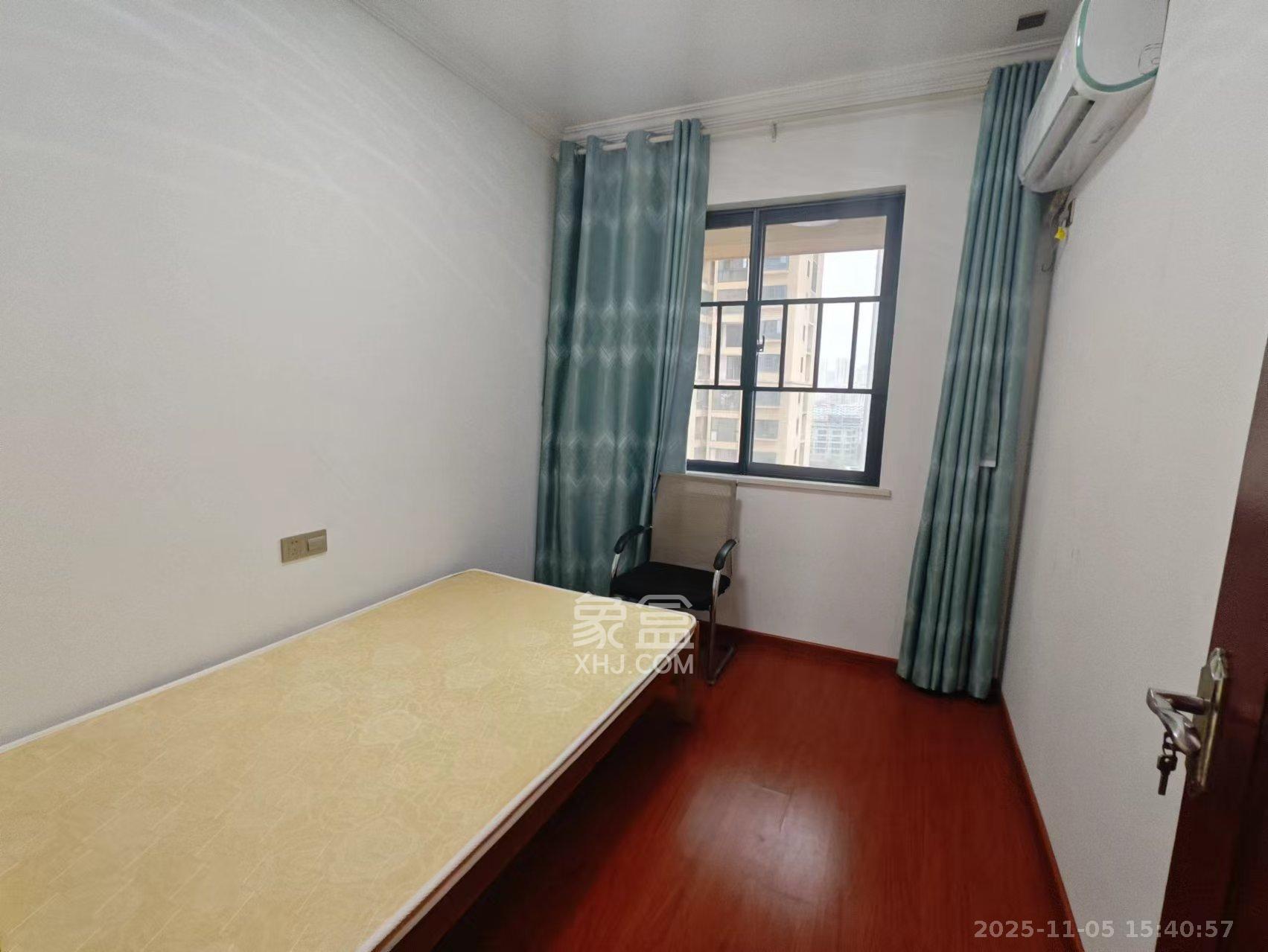 洋湖时代  4室2厅2卫    2800.0元/月室内图