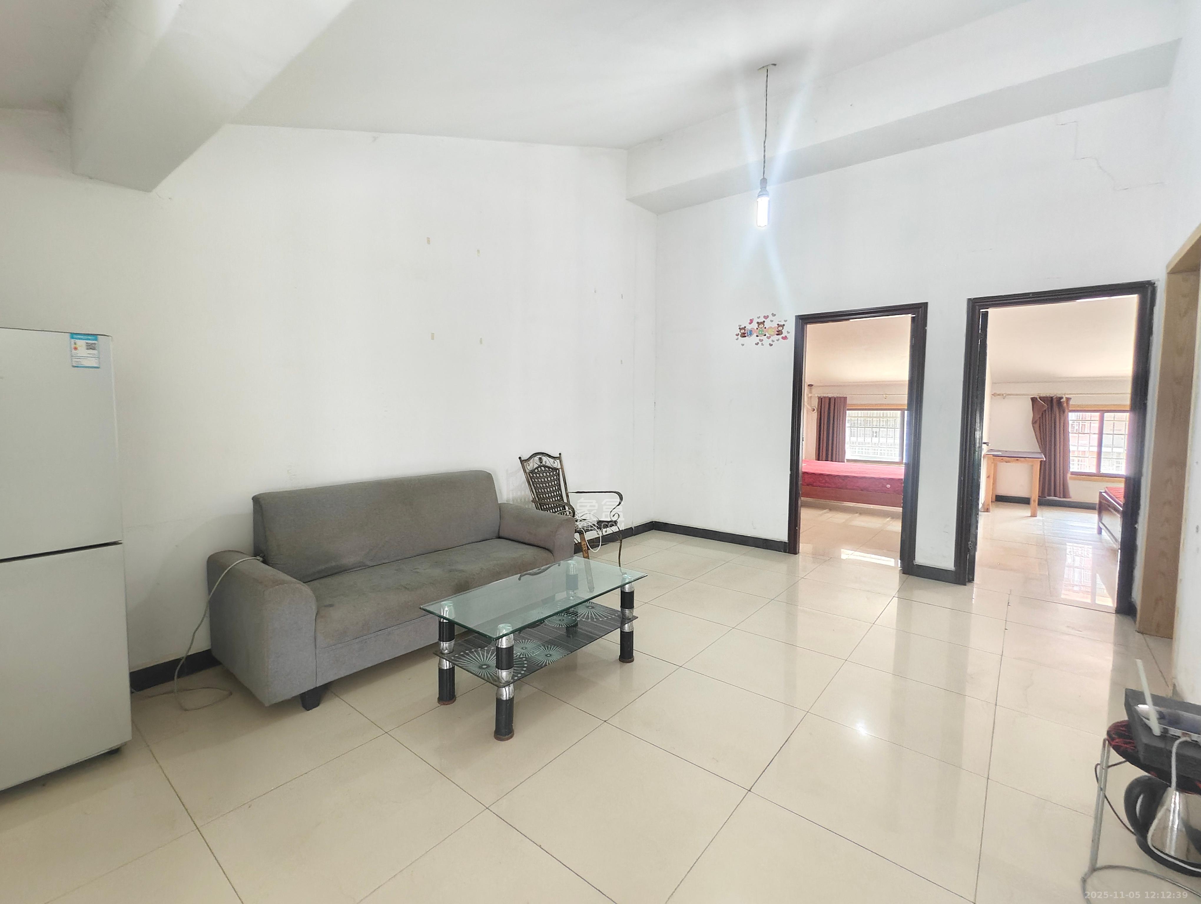 龙塘安置区(龙塘小区) 2室2厅1卫 800.0元/月 龙塘安置区(龙塘小区) 2室2厅1卫 800.0元/月室内图