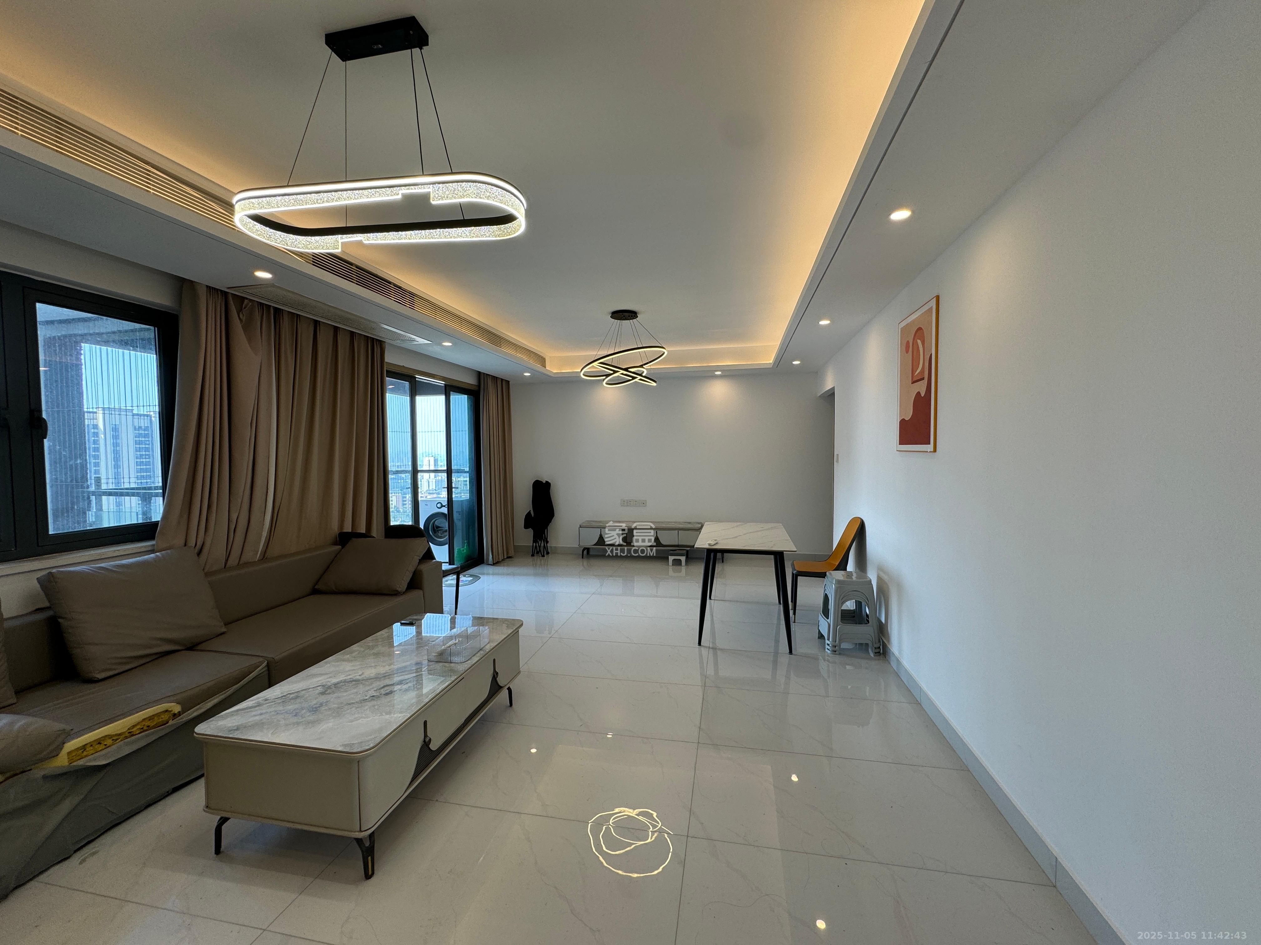 清控湖山雅居北区  4室2厅2卫    2500.0元/月室内图