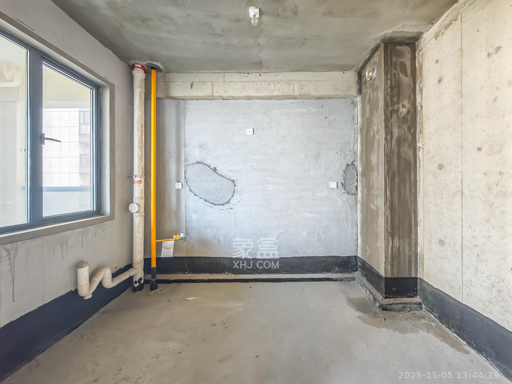 秀峰一品 5室2厅3卫 240.0万 秀峰一品 5室2厅3卫 240.0万厨房